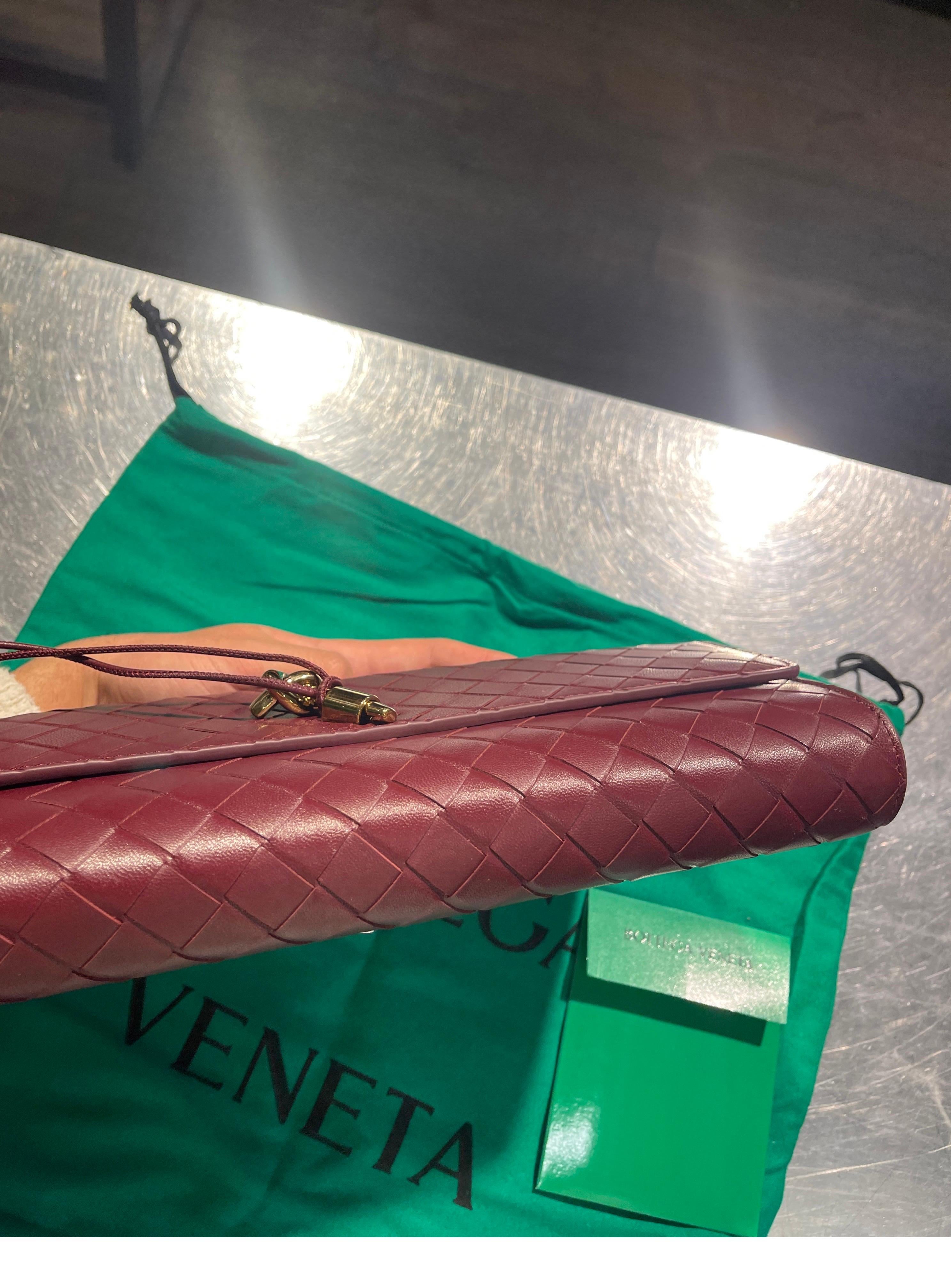 BOTTEGA VENETA RED LONG ANDIAMO CLUTCH HANDLE 2023 bag Barolo 6