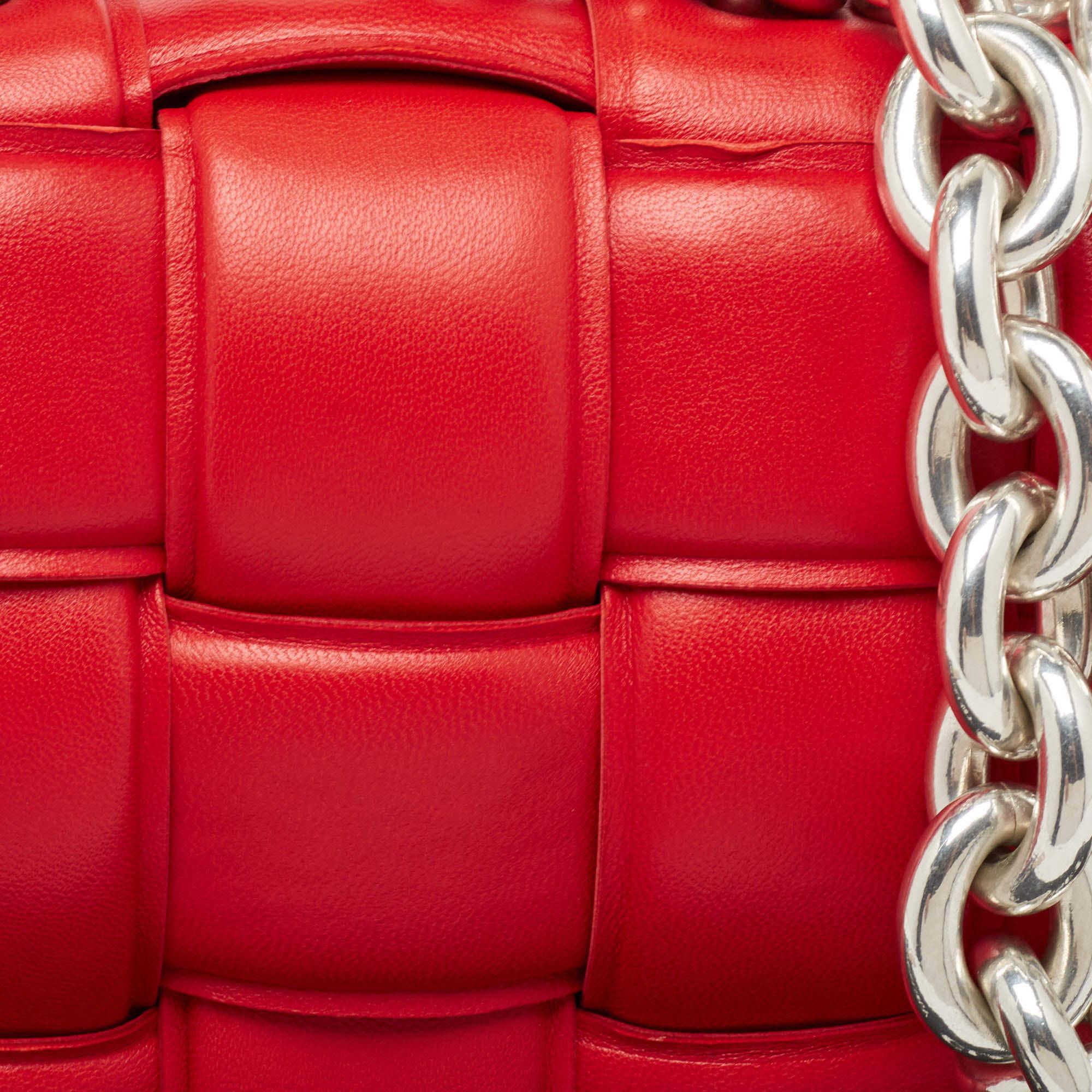Bottega Veneta Red Padded Leather Chain Cassette Shoulder Bag For Sale 1