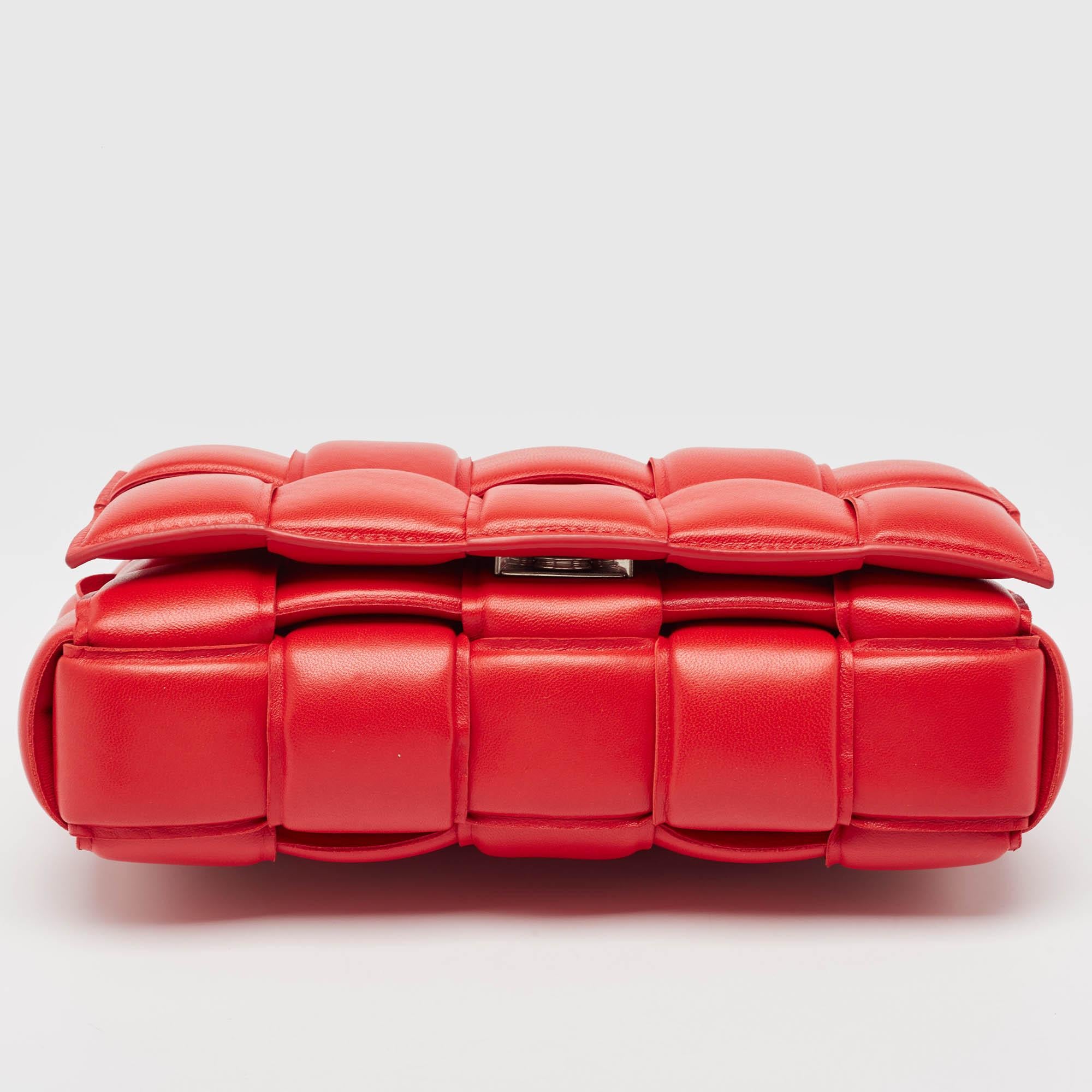 Bottega Veneta Red Padded Leather Chain Cassette Shoulder Bag For Sale 3
