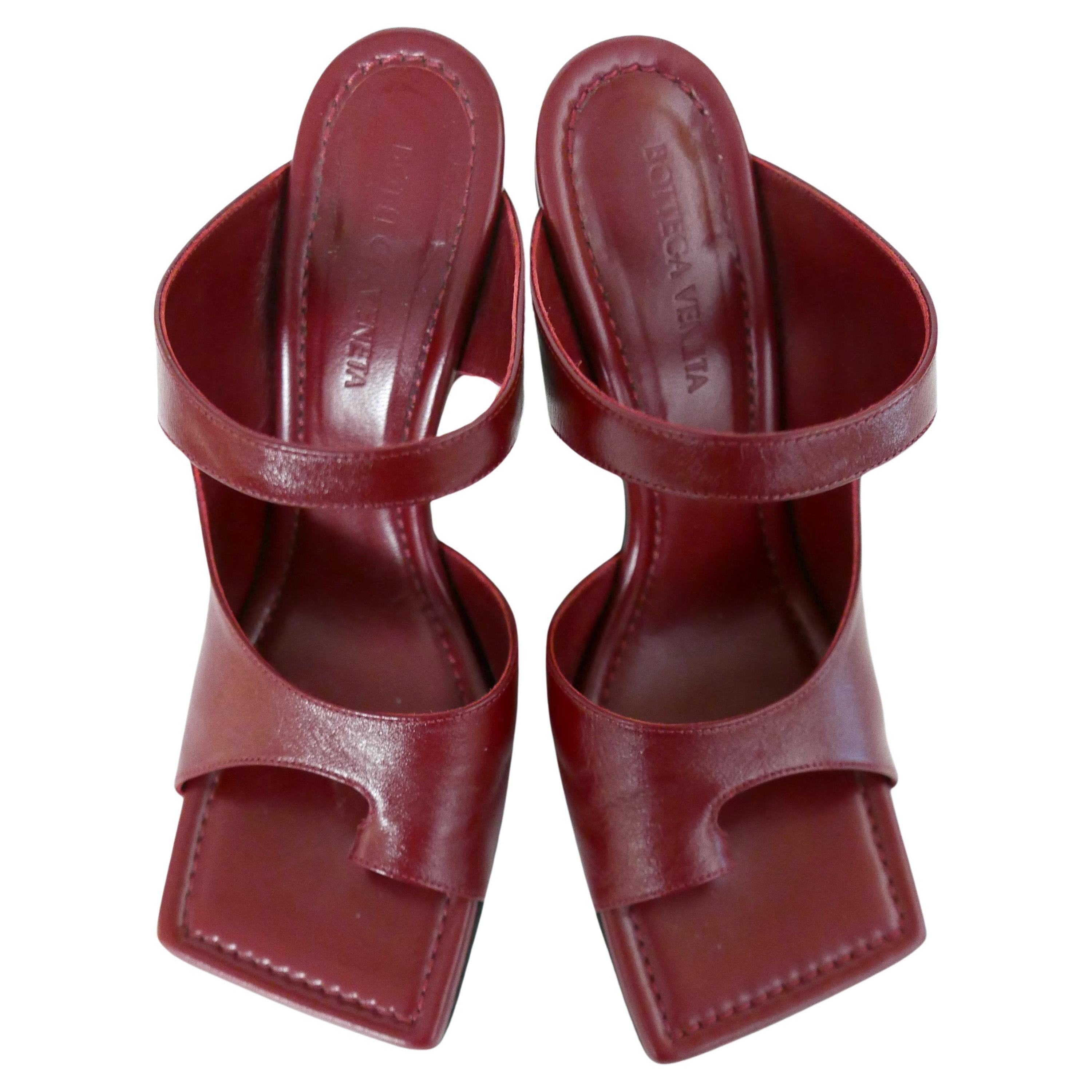 Bottega Veneta Resort 2020 Ox Blood Red Cut-Away Heels For Sale
