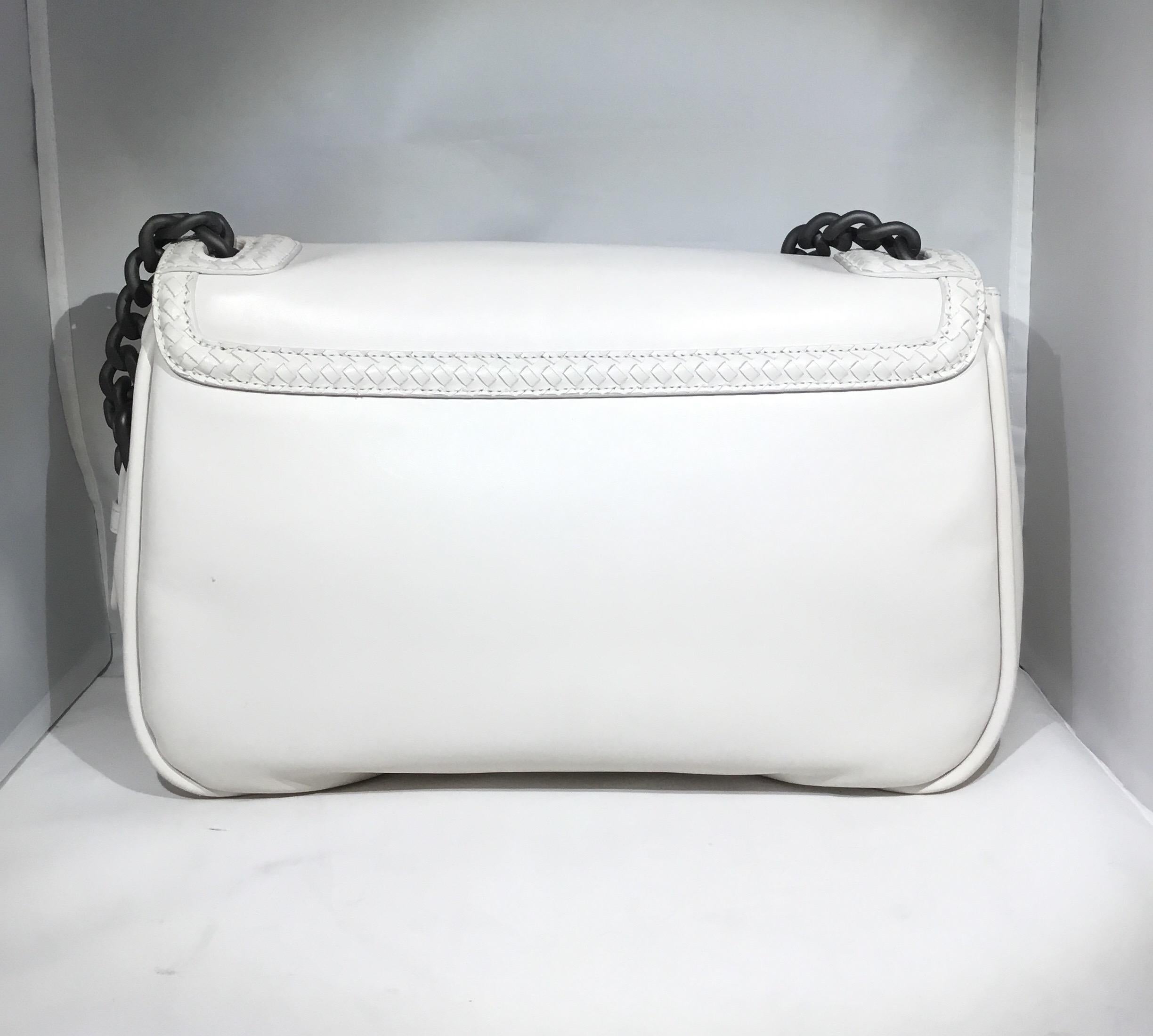 Bottega Veneta Rialto Off-White Leather Shoulder Bag In Good Condition In Carmel, CA