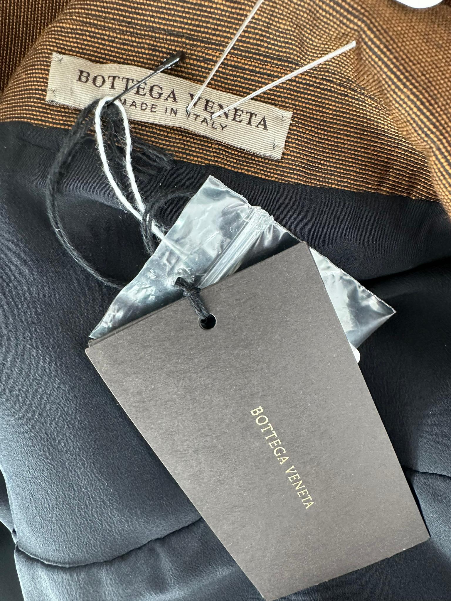 Bottega Veneta Chaqueta cruzada de doble botonadura en mezcla de lana y seda 38 NWT en venta 13