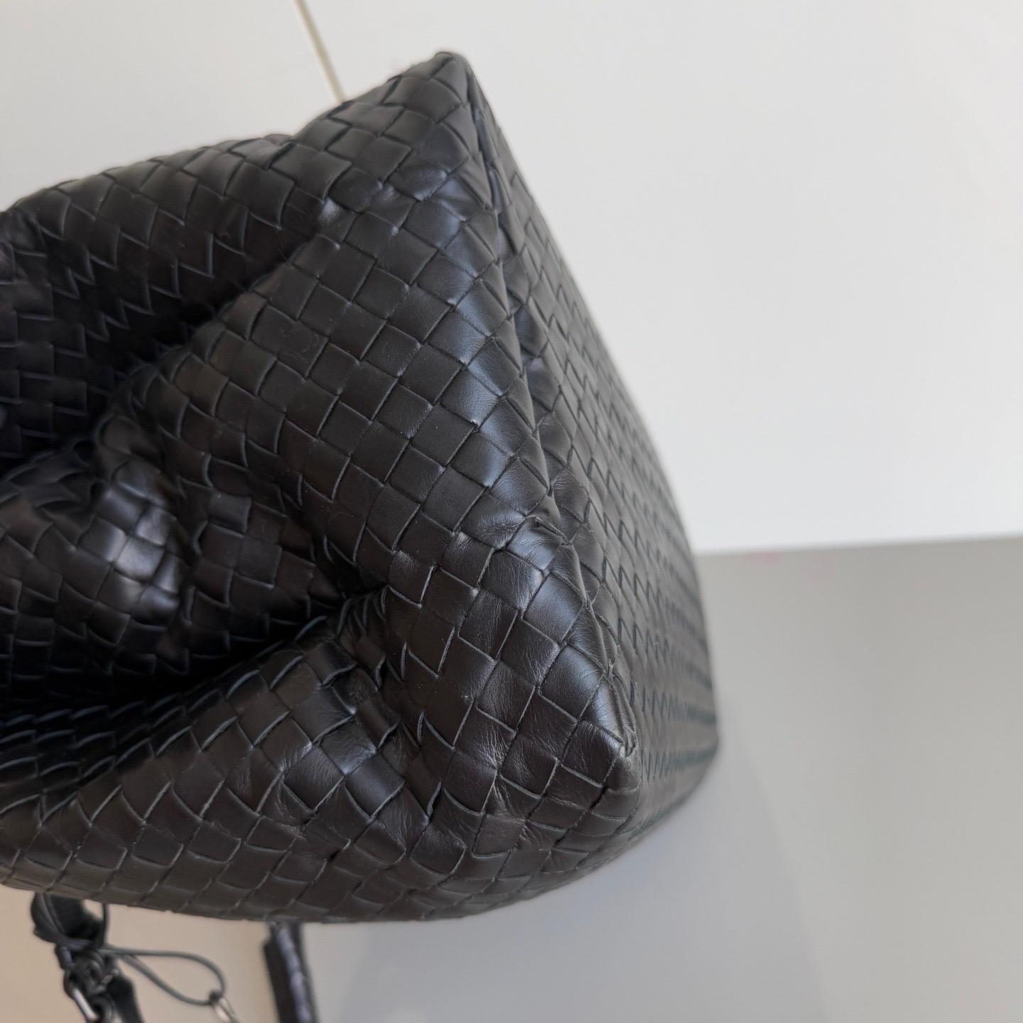 Bottega Veneta Roma Sac à main Intrecciato Nappa Leather Black Large 35cm en vente 3