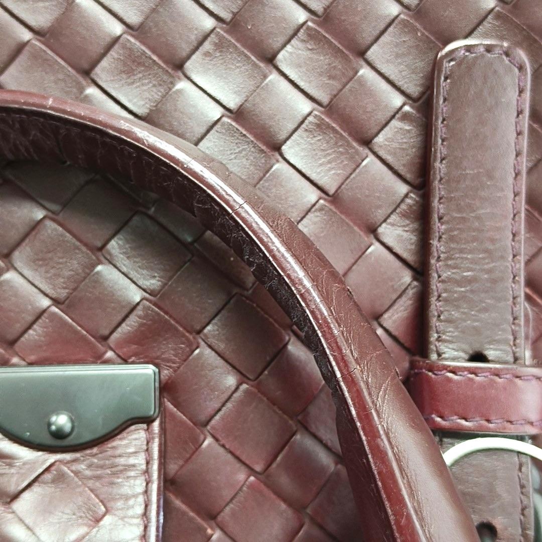 Bottega Veneta Roma Sac à main Intrecciato Nappa Leather Burgundy Medium 30cm en vente 5