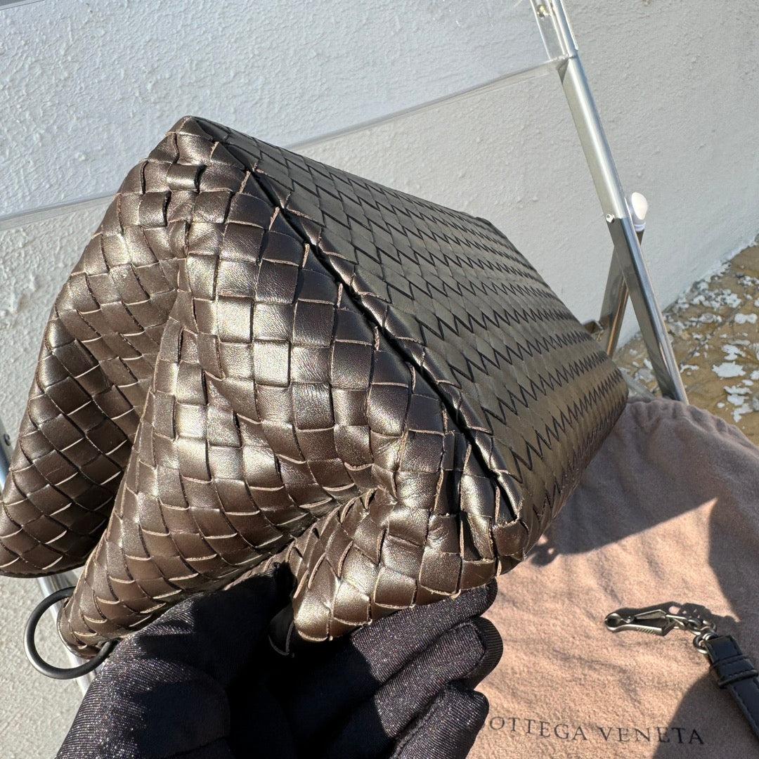 Bottega Veneta Roma Bolso Bolso Intrecciato Nappa Piel Marrón Chocolate Pequeño en venta 4