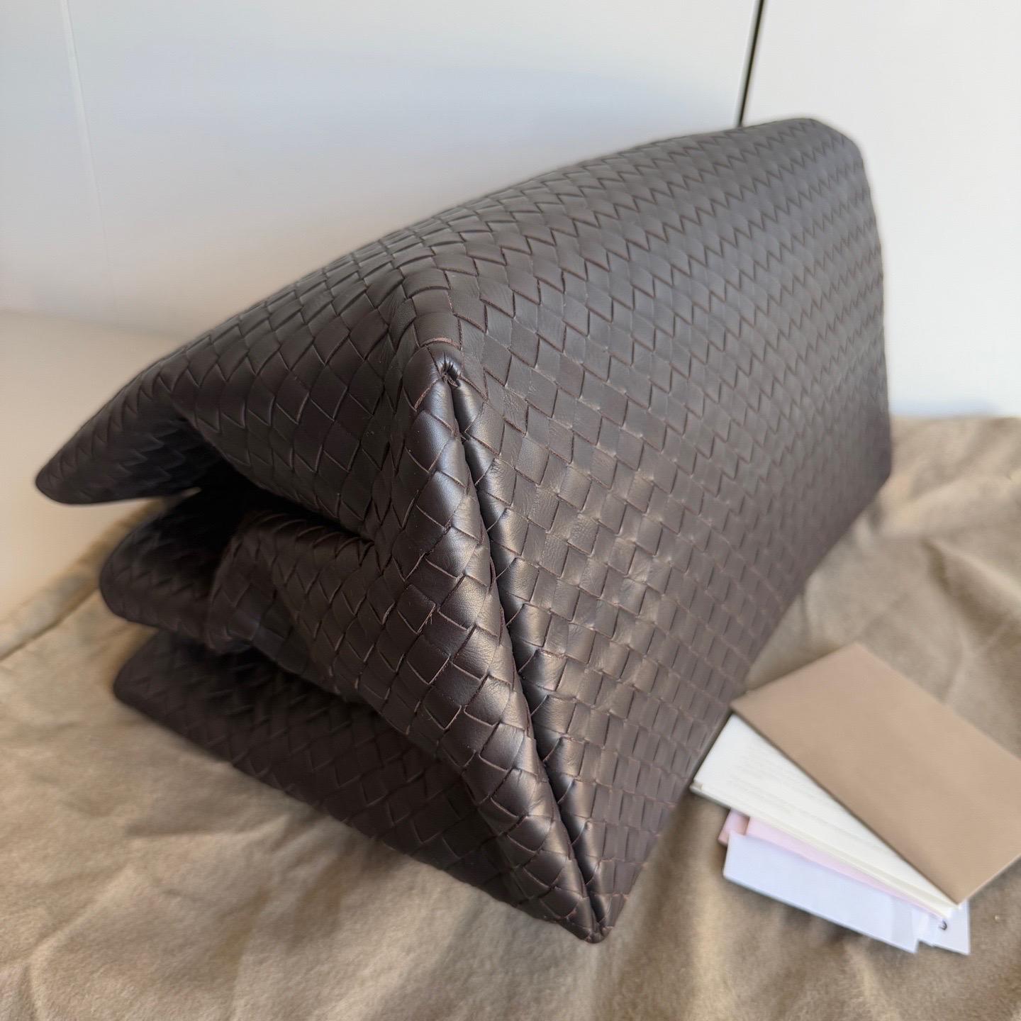 Bottega Veneta Roma Large Intrecciato Nappa Leather Dark Brown 35cm 9