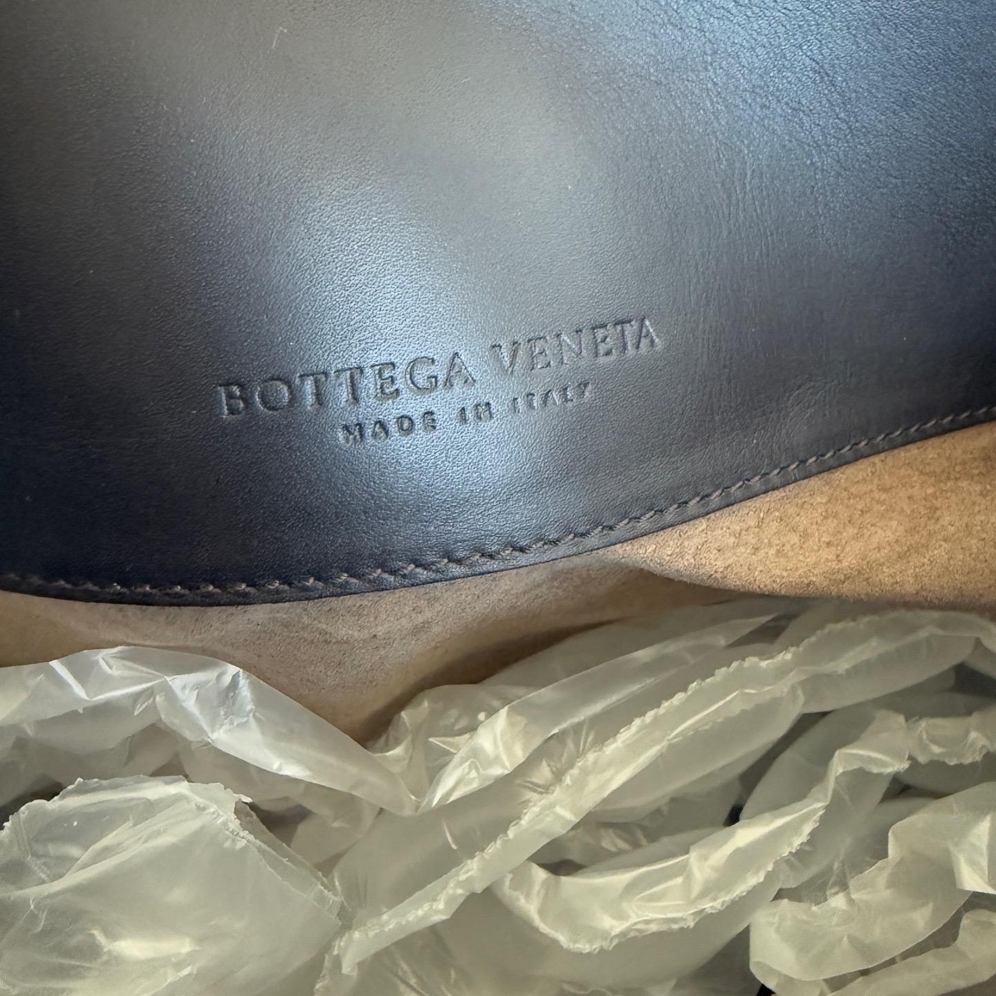 Bottega Veneta Roma Large Intrecciato Nappa Leather Dark Brown 35cm 14