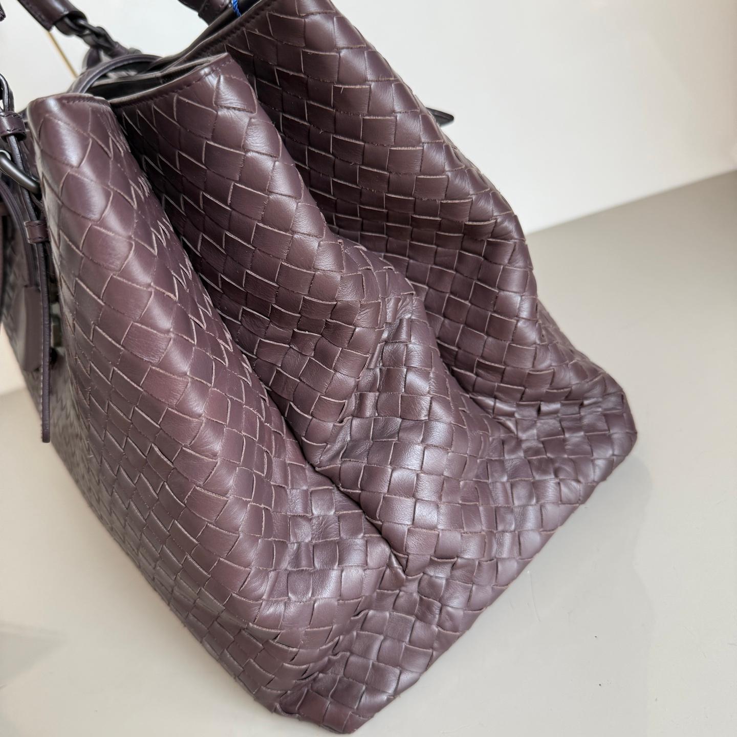 Bottega Veneta Roma Large Intrecciato Nappa Marrone Scuro 35cm In condizioni ottime in vendita a AUBERVILLIERS, FR