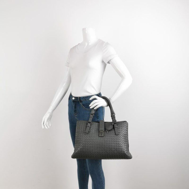Bottega Veneta Roma Large Intrecciato Nappa Leather Grey 35cm In Good Condition In AUBERVILLIERS, FR