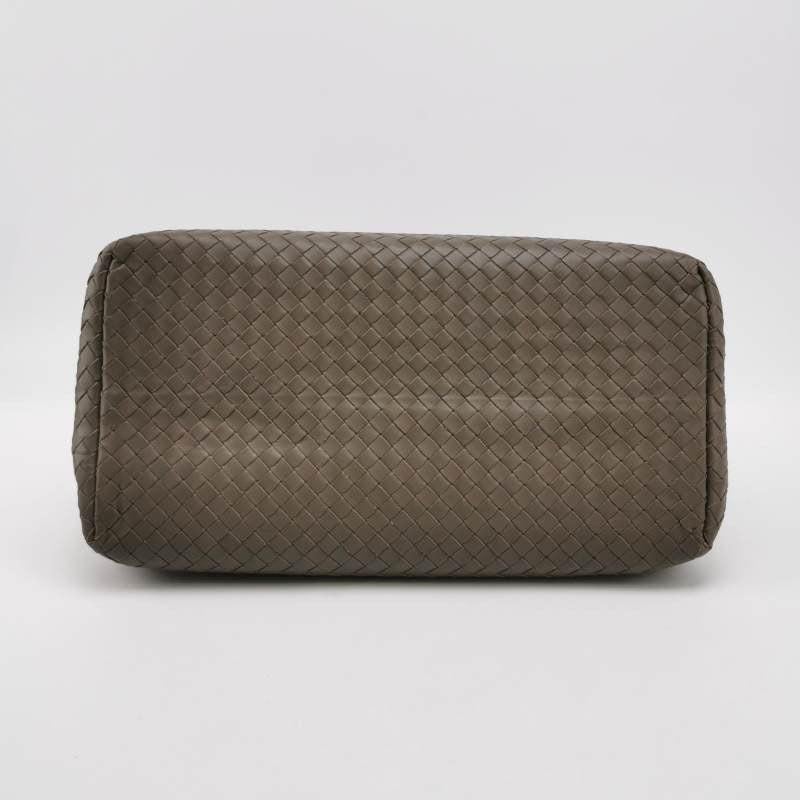 Bottega Veneta Roma Large Intrecciato Nappa Leather Grey 35cm In Fair Condition In AUBERVILLIERS, FR