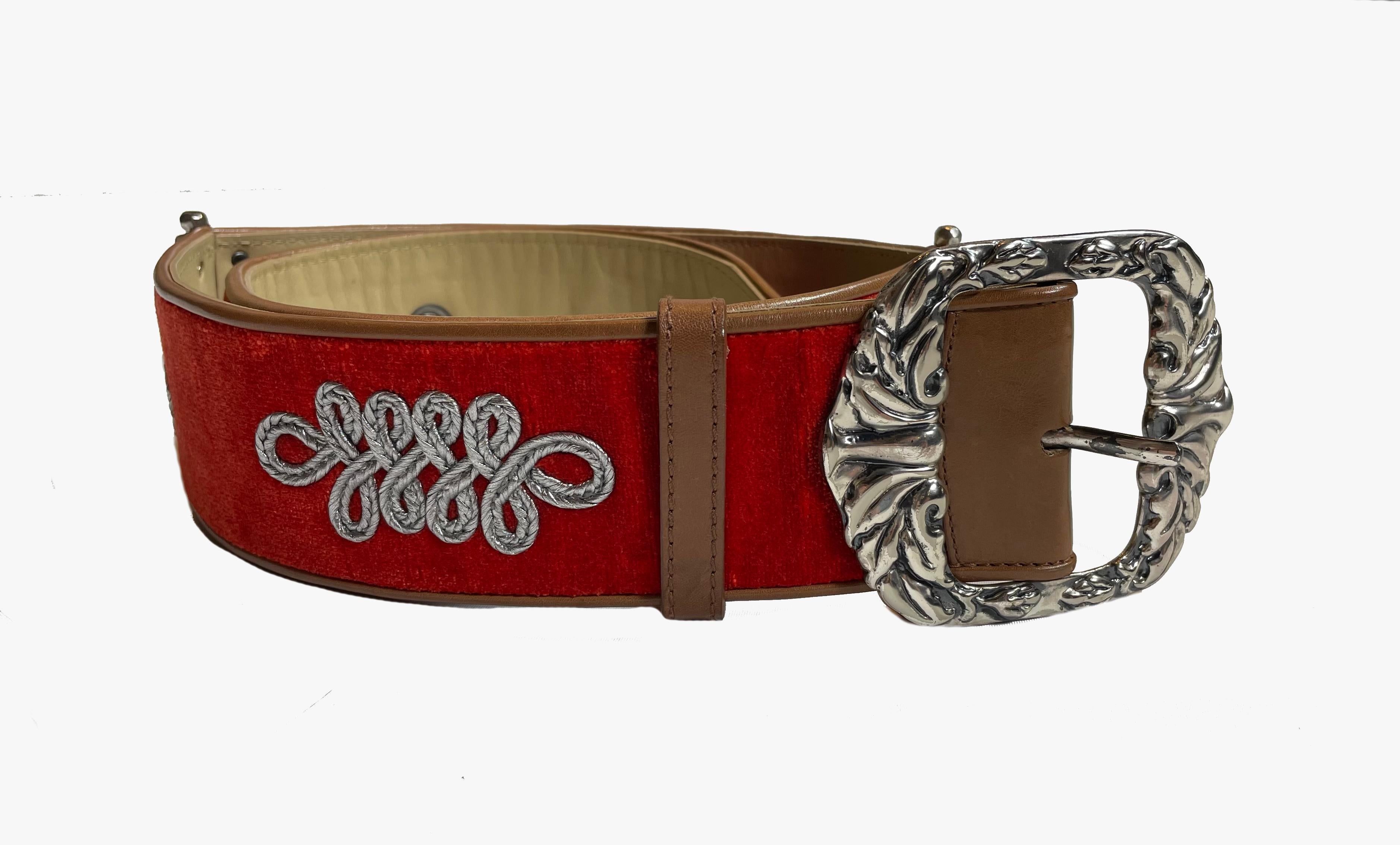 Bottega Venetta runway poppy red velvet belt with silver buckle by Tomas Maier. Decorated with silver-tone embroidery. 
Season: Spring-Summer 2006 
Composition: 100% leather, 100% velvet, silver metal. 
Condition: Good. Some signs of wear at