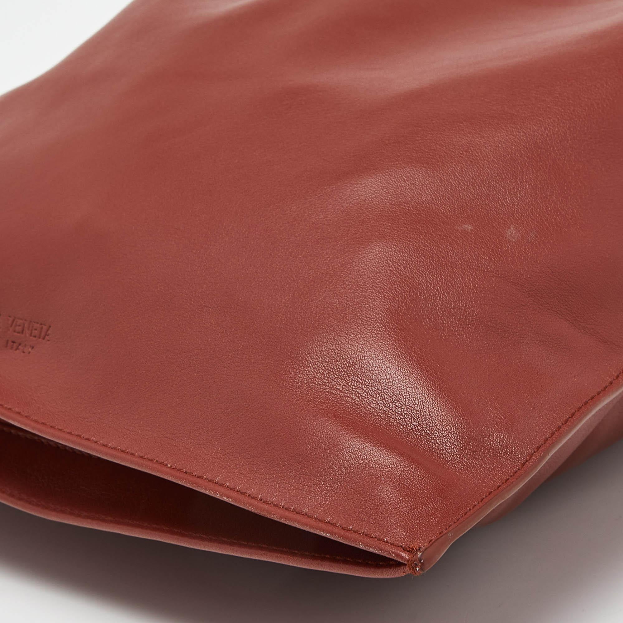Bottega Veneta Rust Brown Leather BV Knotted Twist Clutch For Sale 1