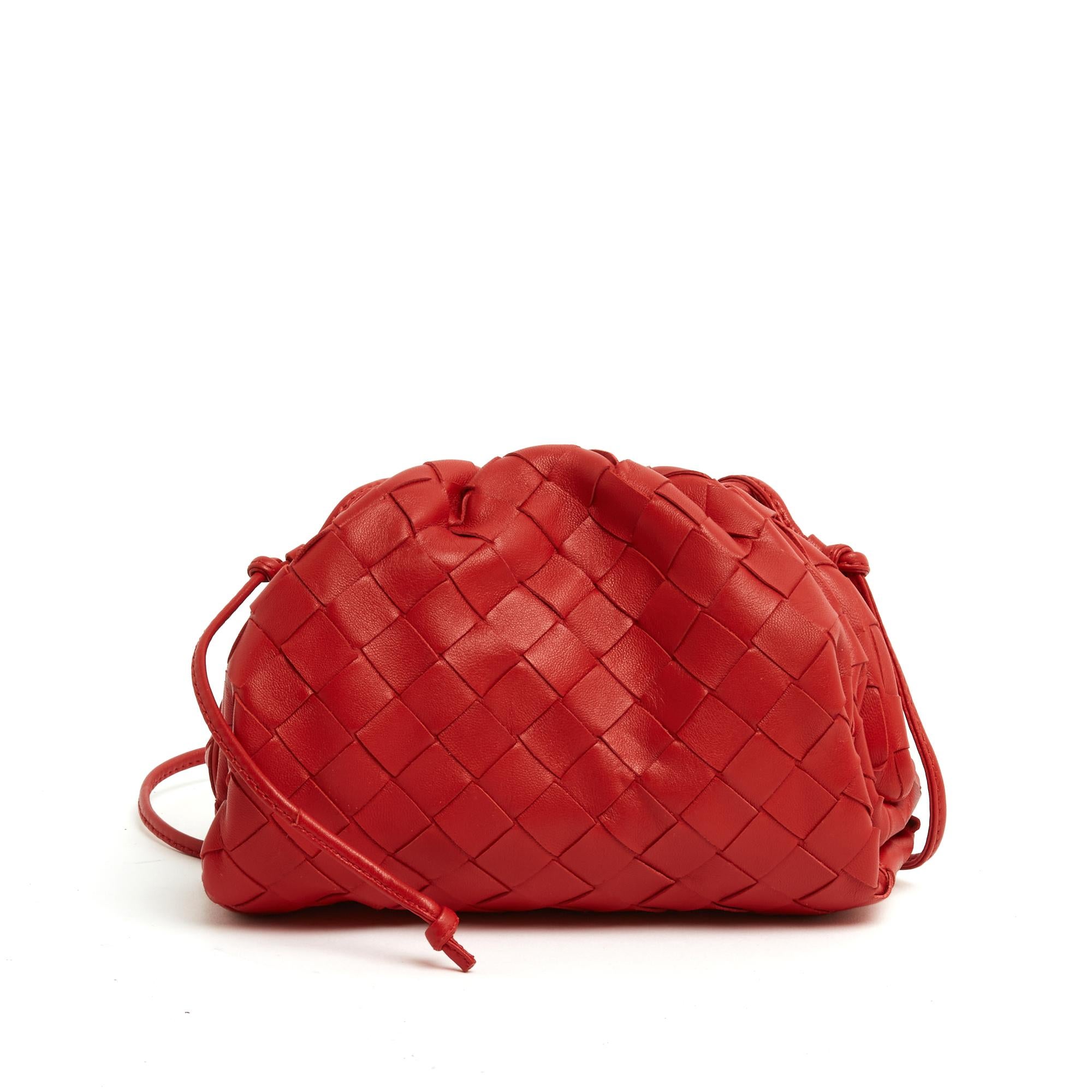 Red Bottega Veneta Sac épaule pochette Pouch Mini red leather shoulder bag clutch NW For Sale
