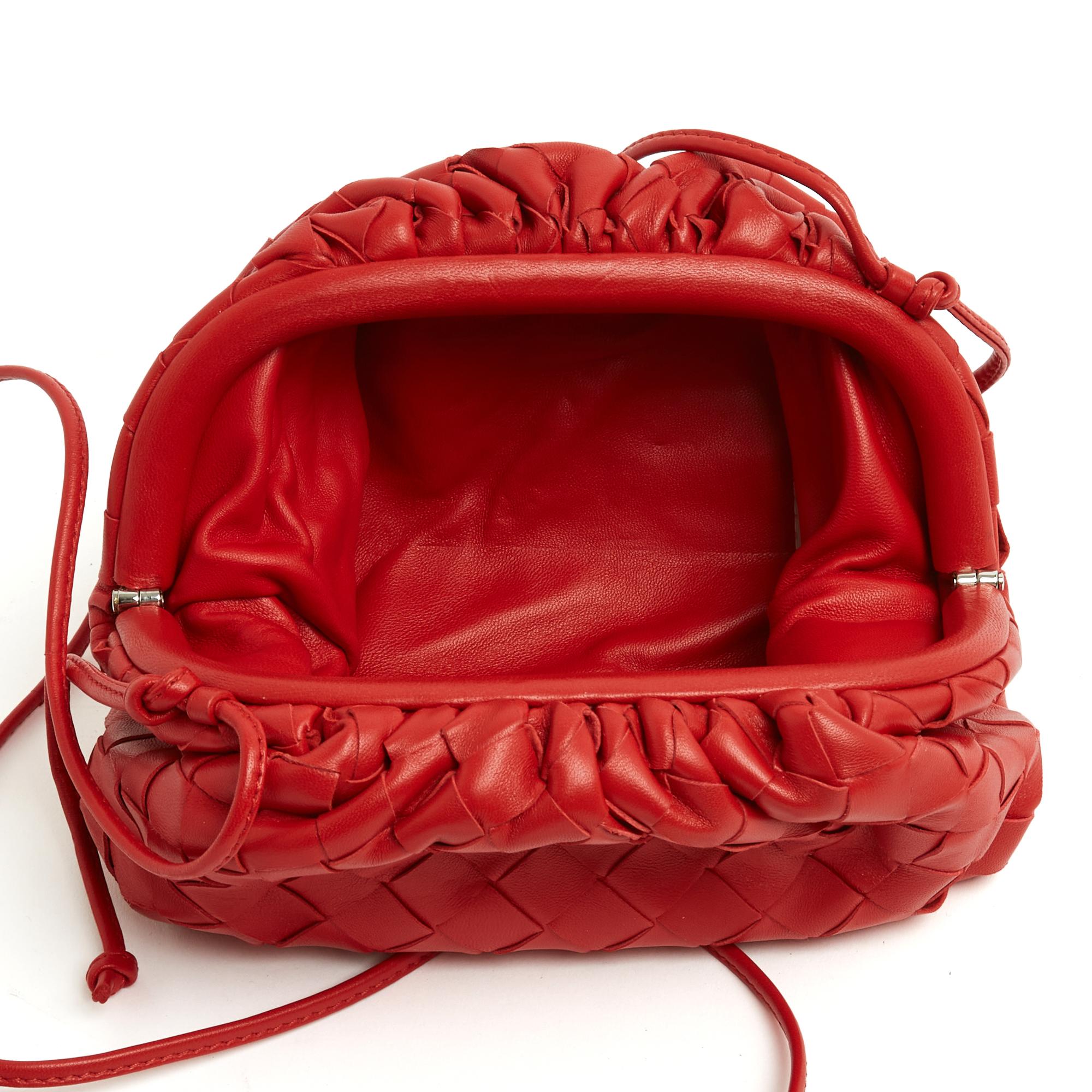 Women's or Men's Bottega Veneta Sac épaule pochette Pouch Mini red leather shoulder bag clutch NW For Sale