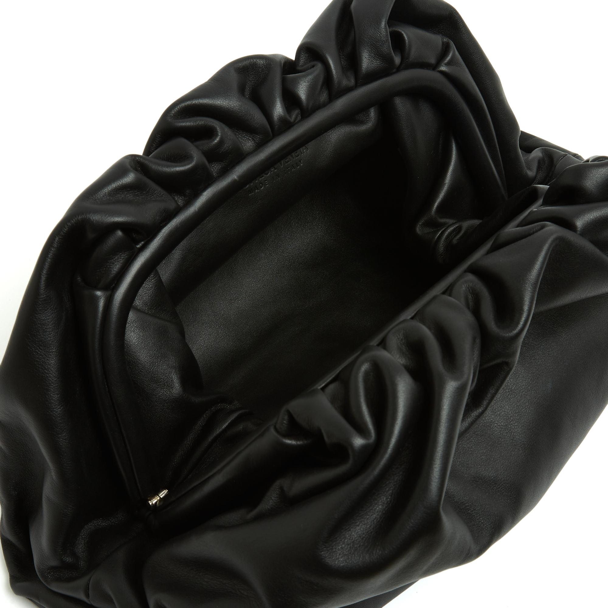 Bottega Veneta Sac Pouch Maxi Pochette Black Leather Clutch Hand Bag New For Sale 1