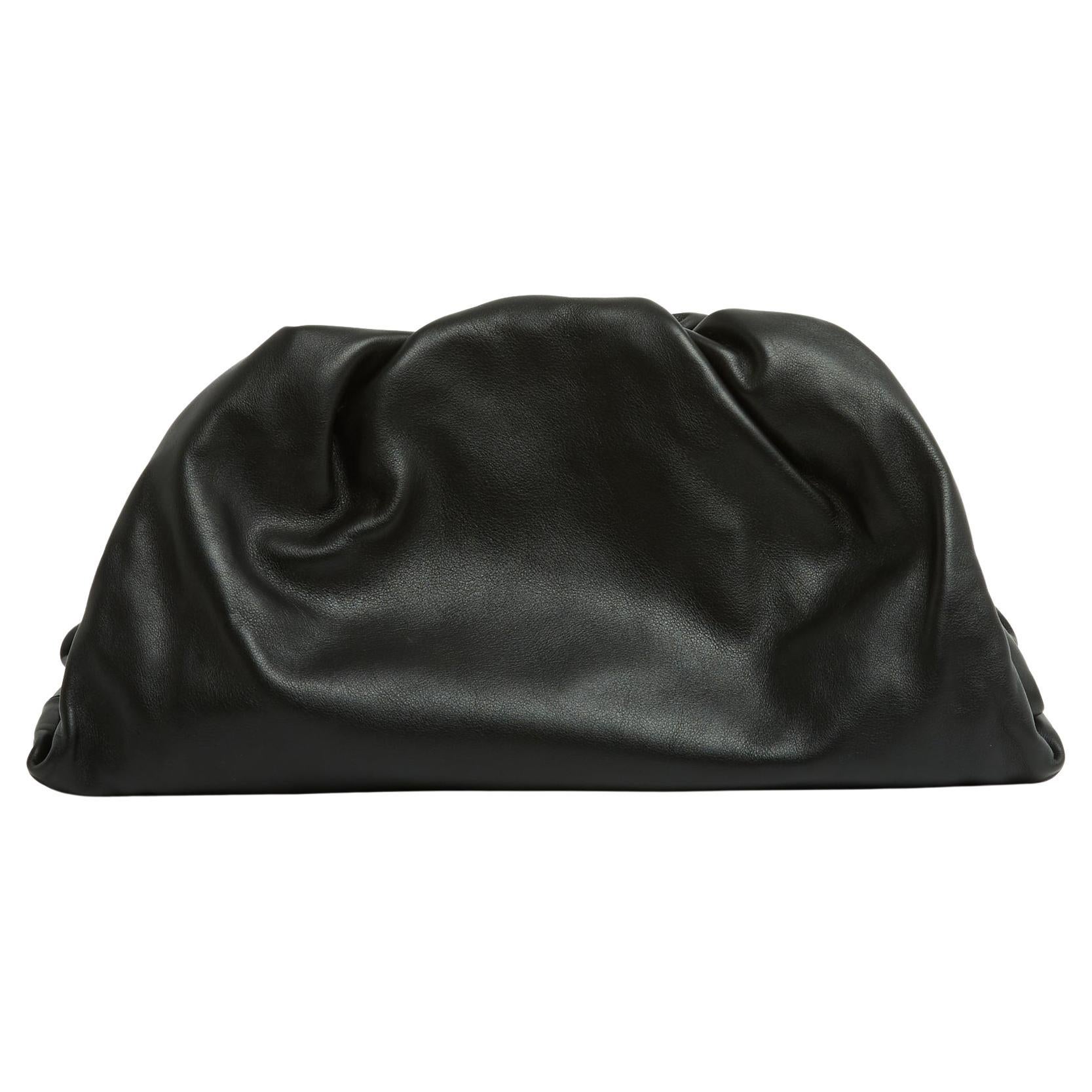 Bottega Veneta Sac Pouch Maxi Pochette Black Leather Clutch Hand Bag New For Sale