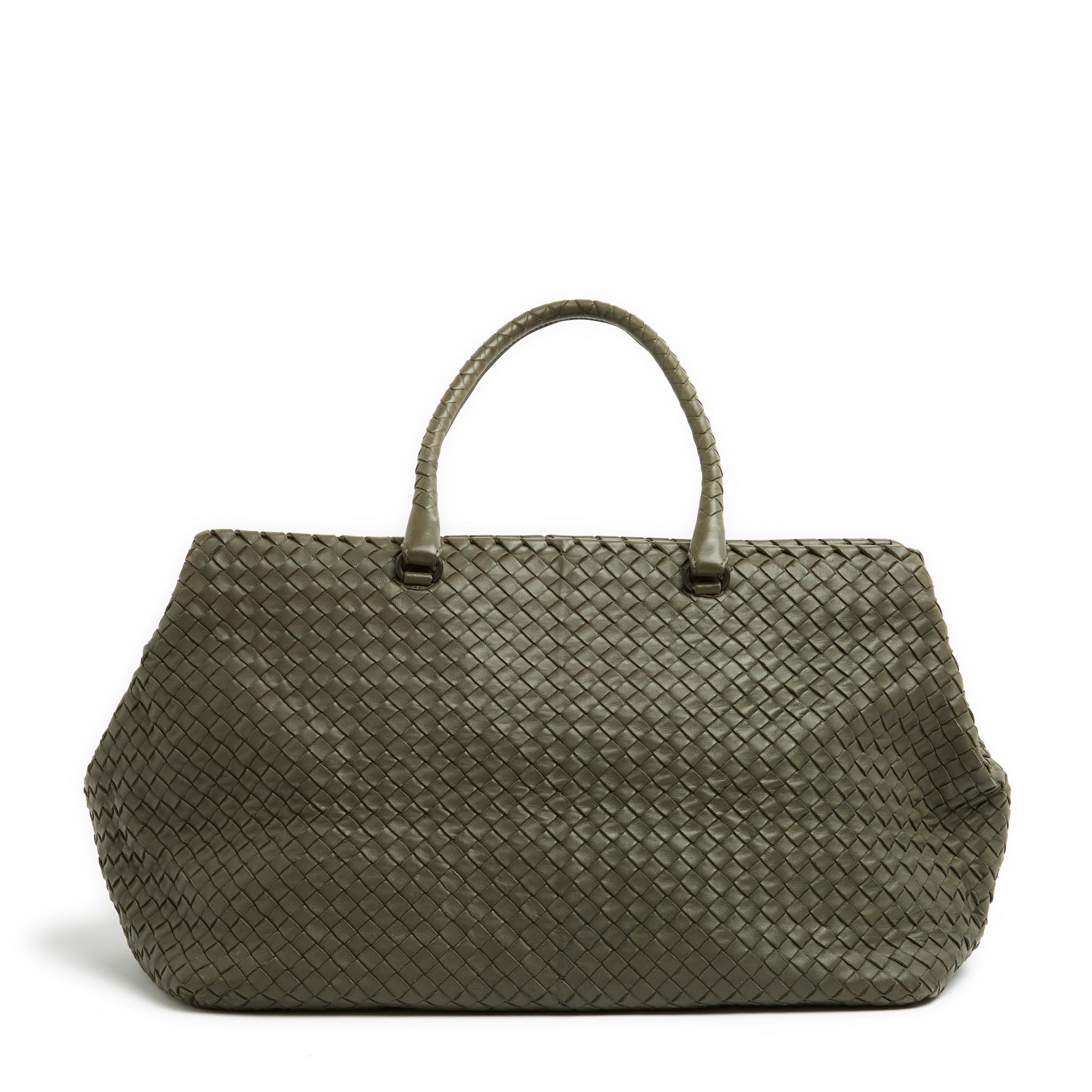 Bottega Veneta Sac Voyage MM Intrecciato Green Leather Medium Travel bag   In Excellent Condition For Sale In PARIS, FR
