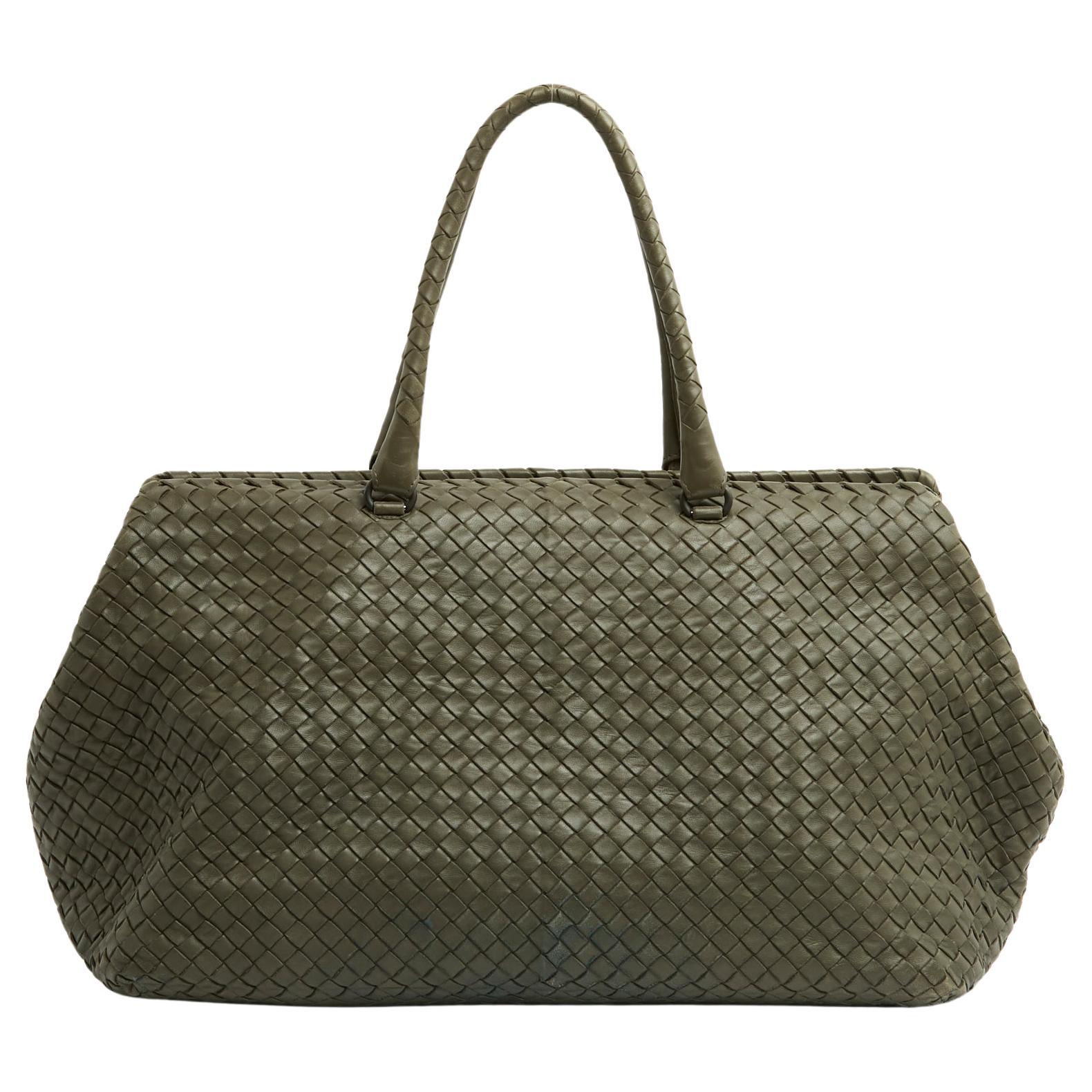 Bottega Veneta Sac Voyage MM Intrecciato Green Leather Medium Travel bag   For Sale