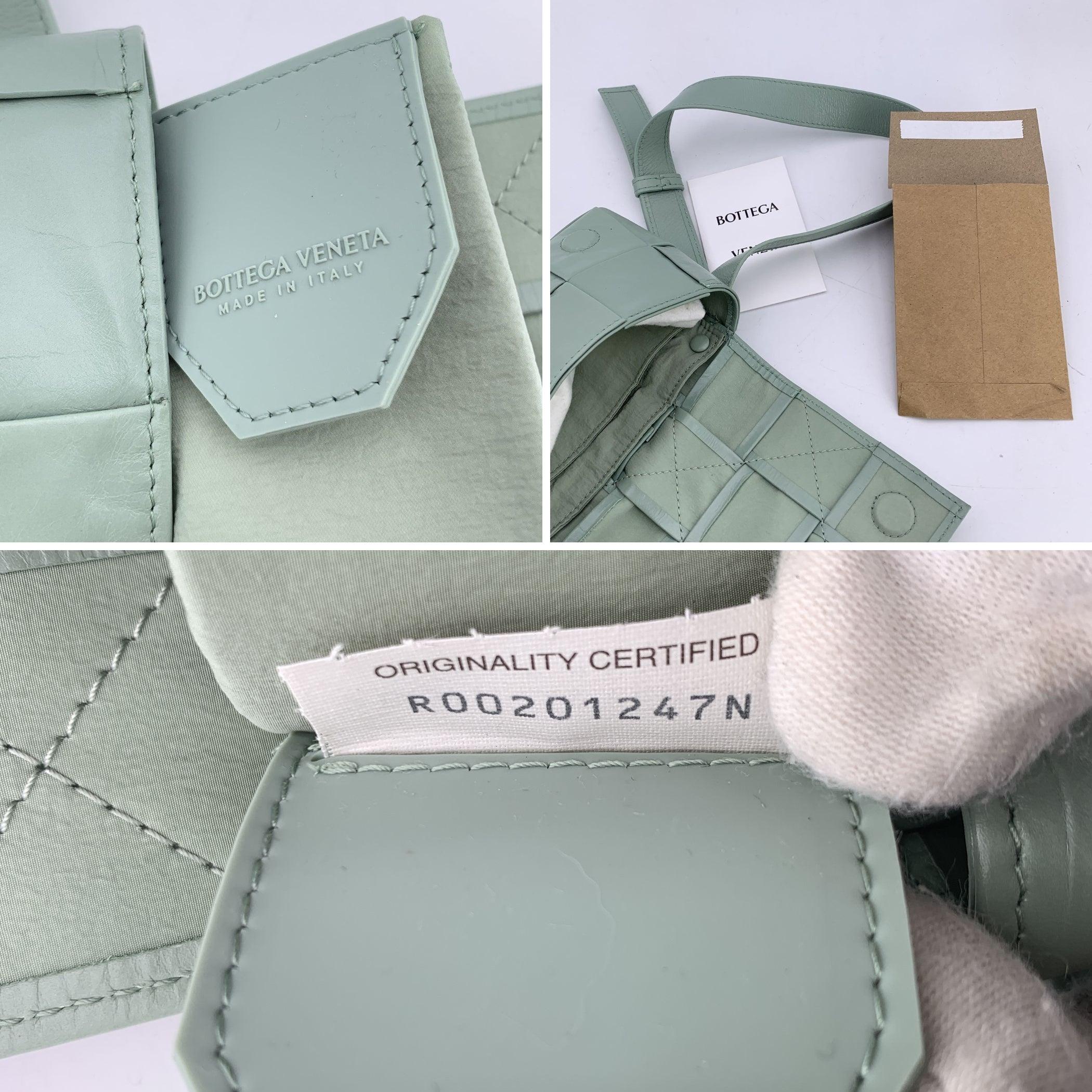 Bottega Veneta - Sac de taille en cuir Intreccio - Vert Sage en vente 1
