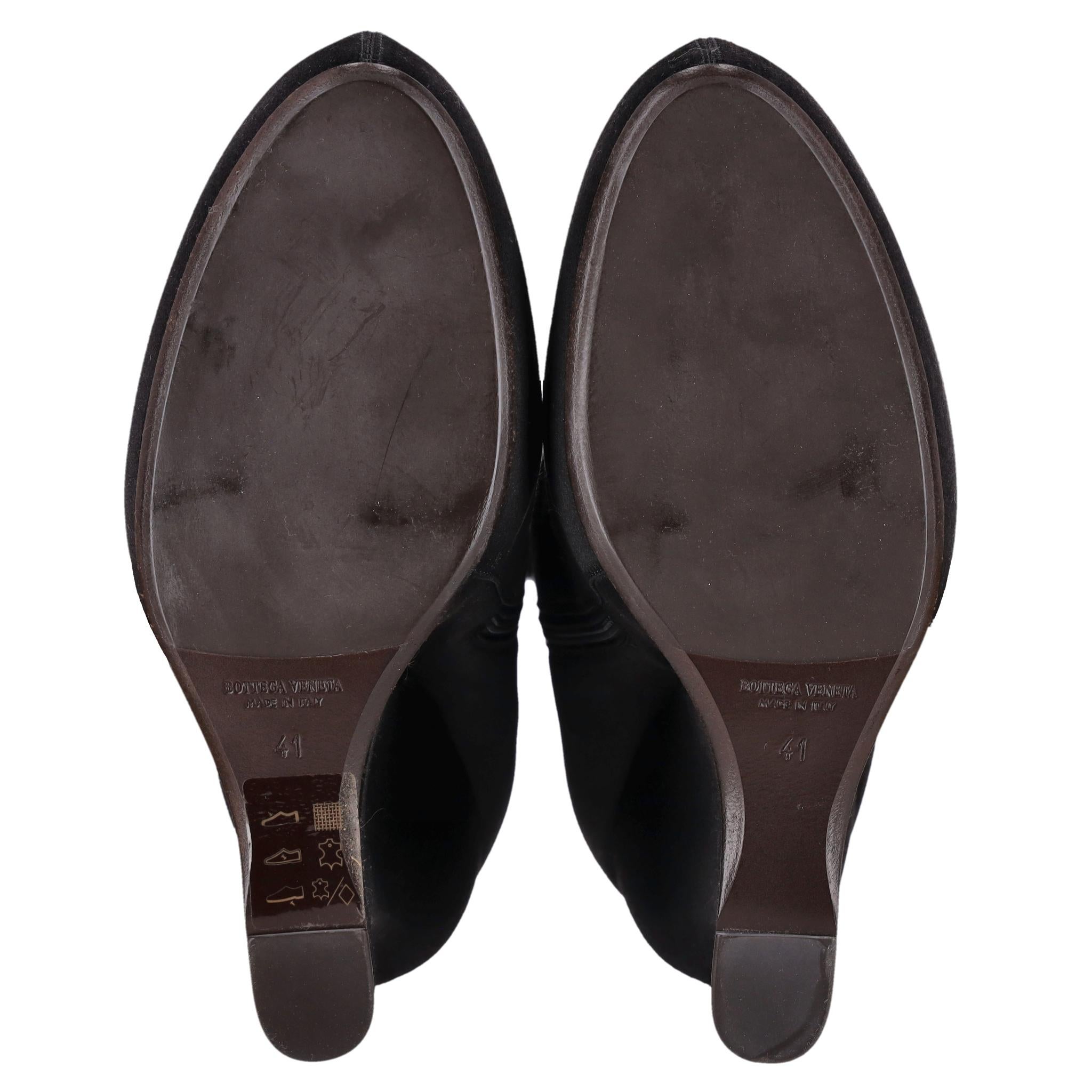 Botines de cuña curvada y satinada Bottega Veneta en venta 1