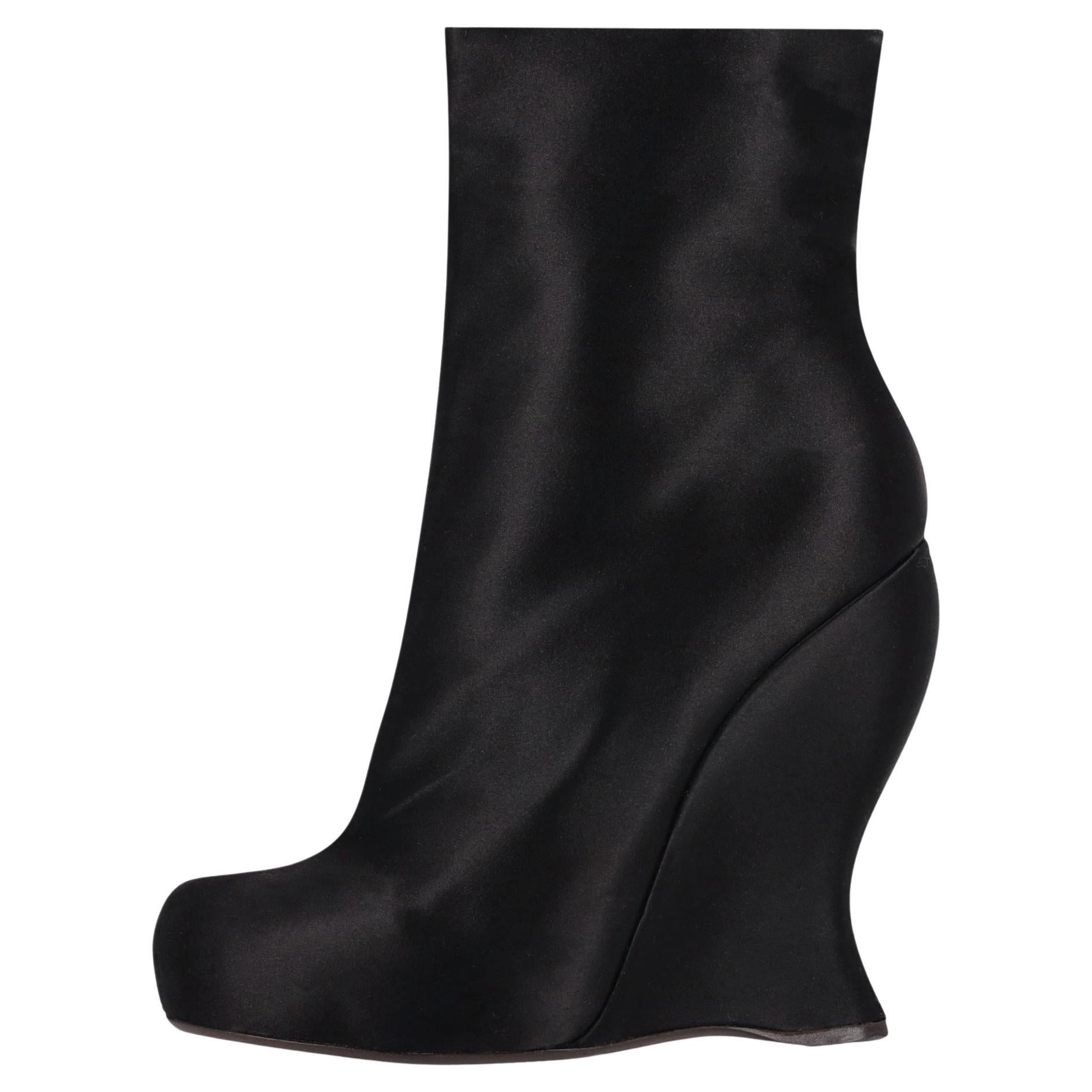 Bottega Veneta - Bottines à talons compensés en satin sculpté