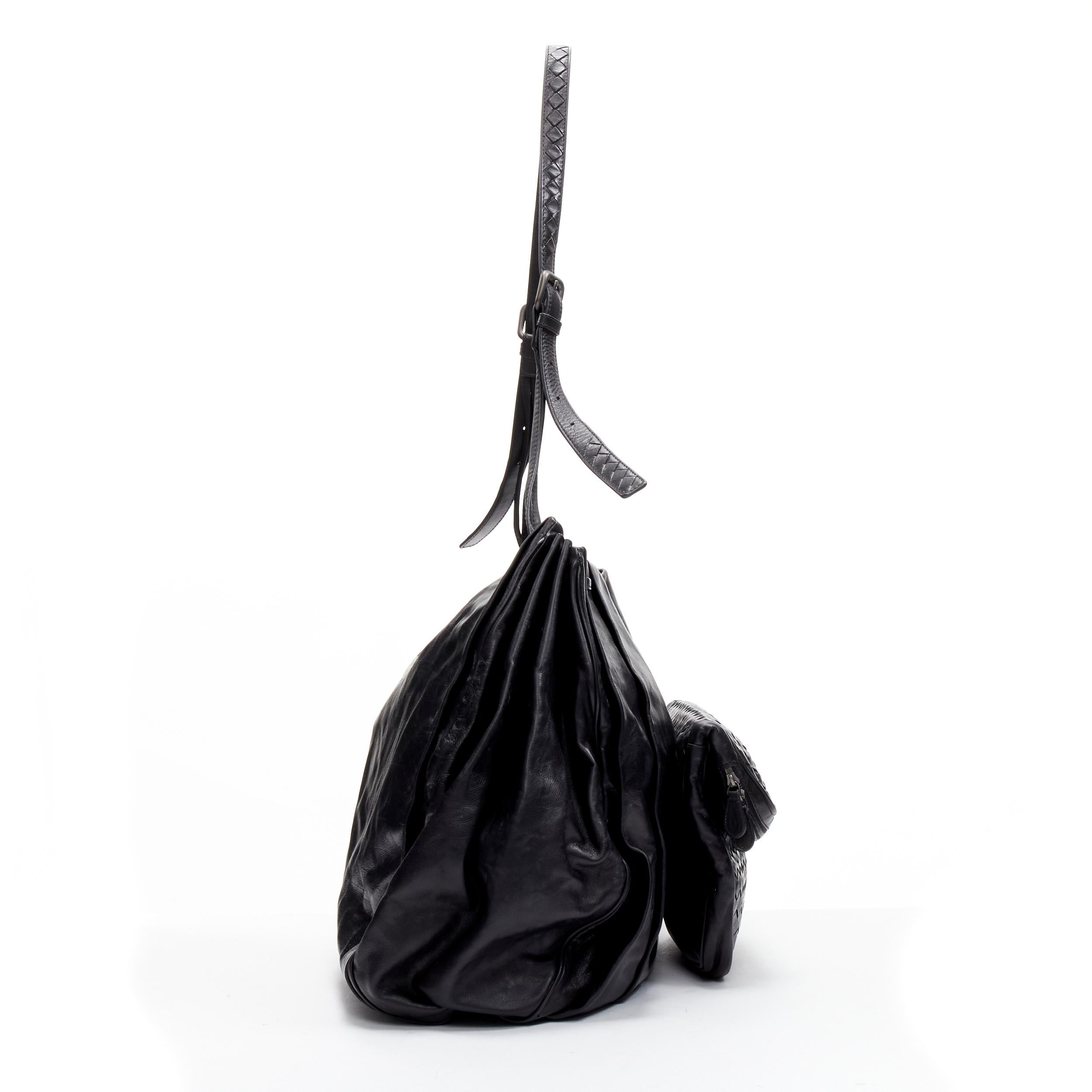 Women's BOTTEGA VENETA Scarabee black Intrecciato woven leather pocket shoulder tote bag