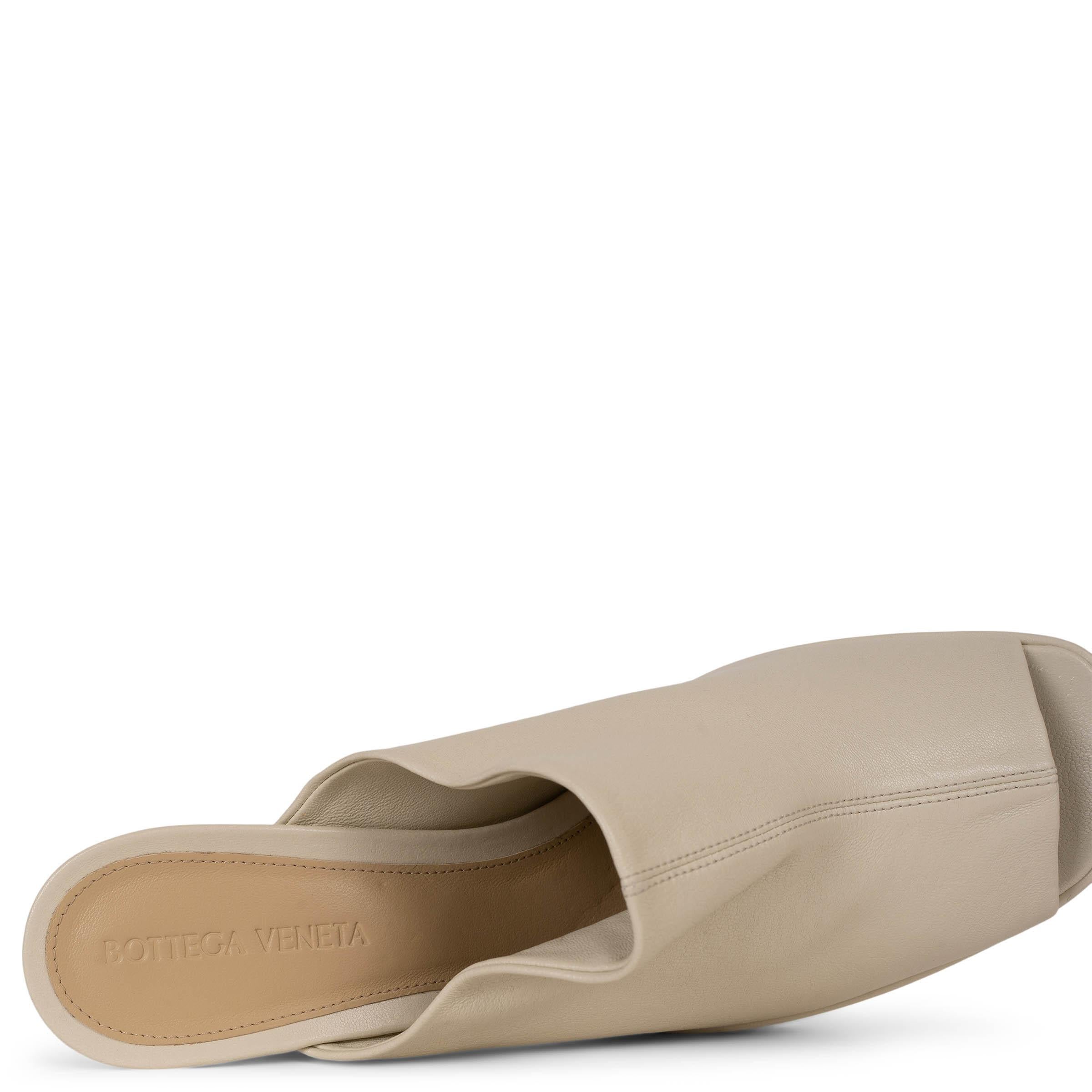 BOTTEGA VENETA Sea Salt cream leather 2021 STACK WEDGE MULE Sandals Shoes 38.5 For Sale 2