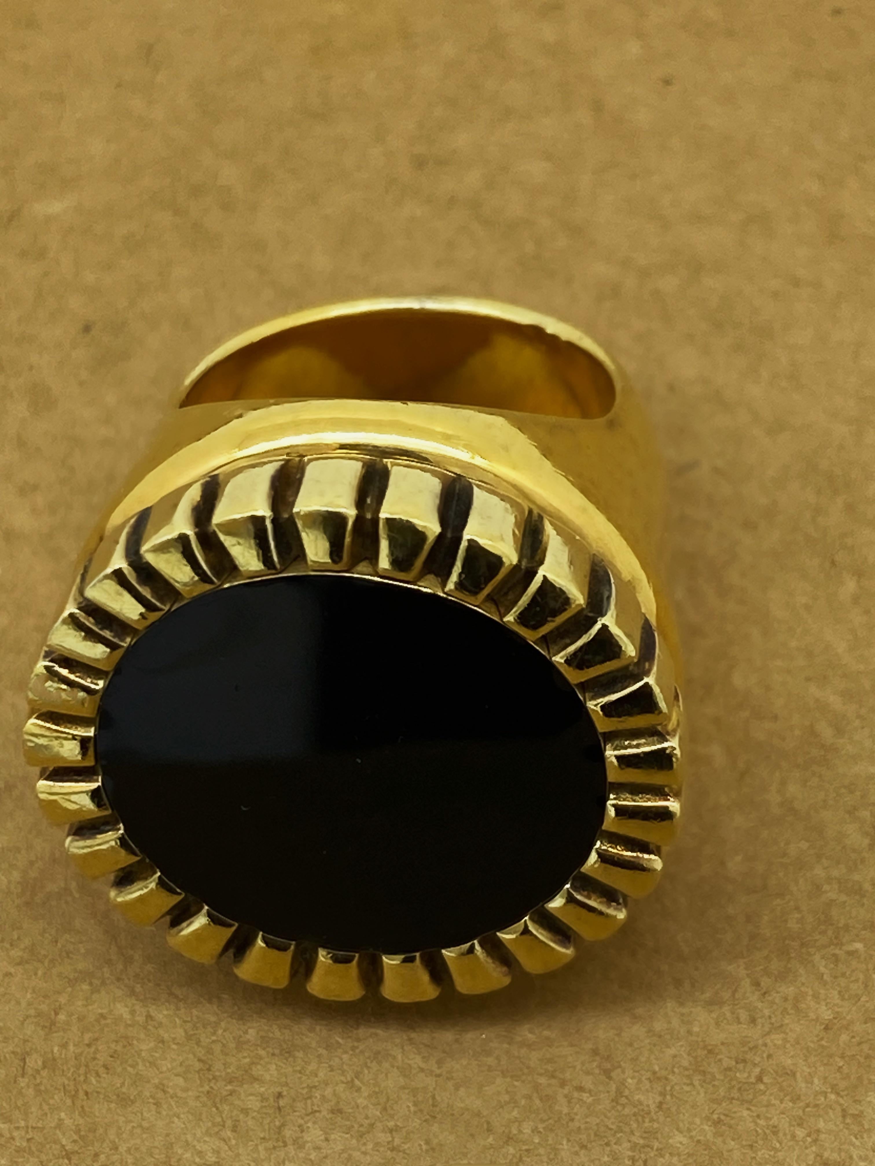 Bottega Veneta Silver-Gilt Black Enamel Signet Unisex Ring, Made in Italy. For Sale 2