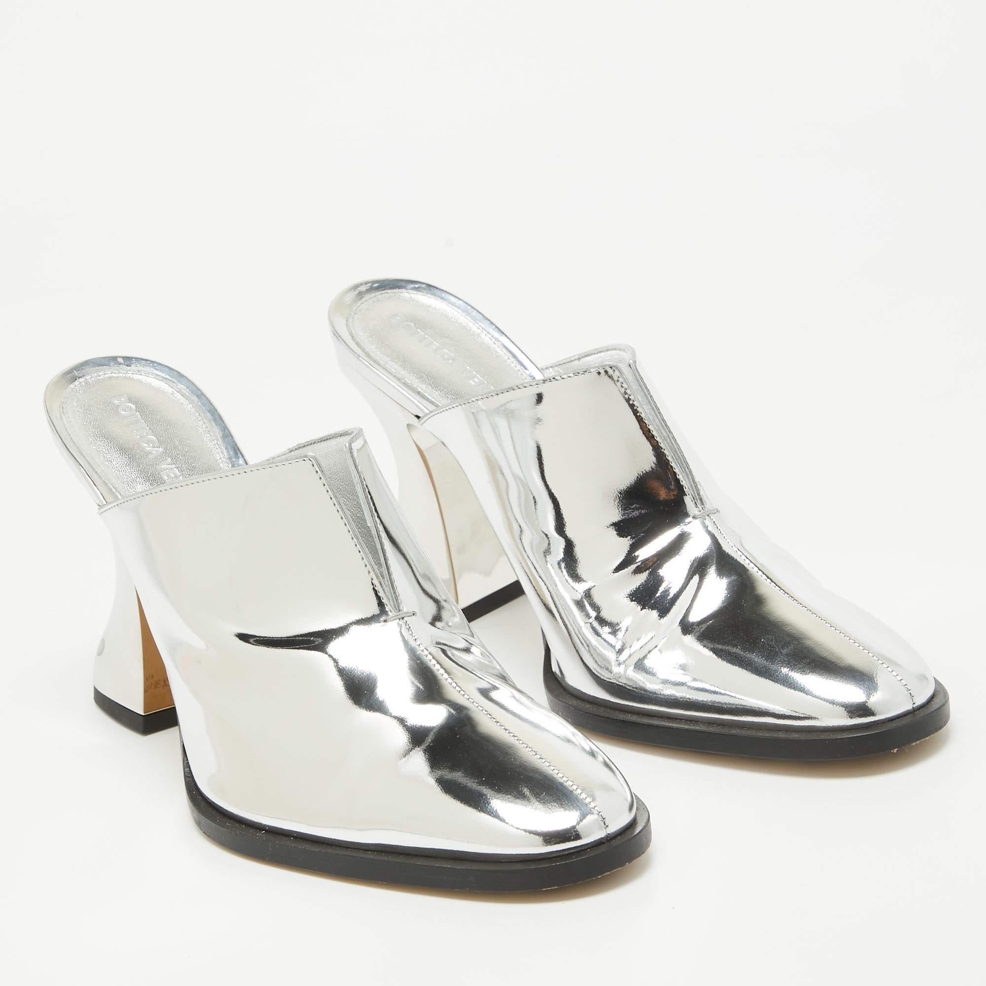 Women's Bottega Veneta Silver Leather Cha-Cha Mules Size 39