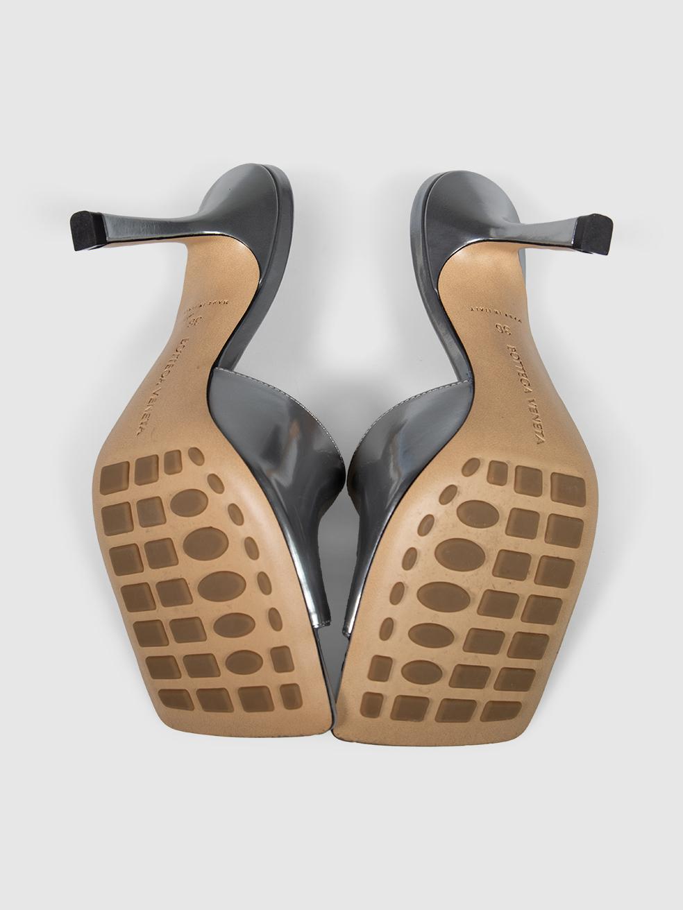 Bottega Veneta Mules à talons en cuir stretch Silver Taille IT 36 Pour femmes en vente