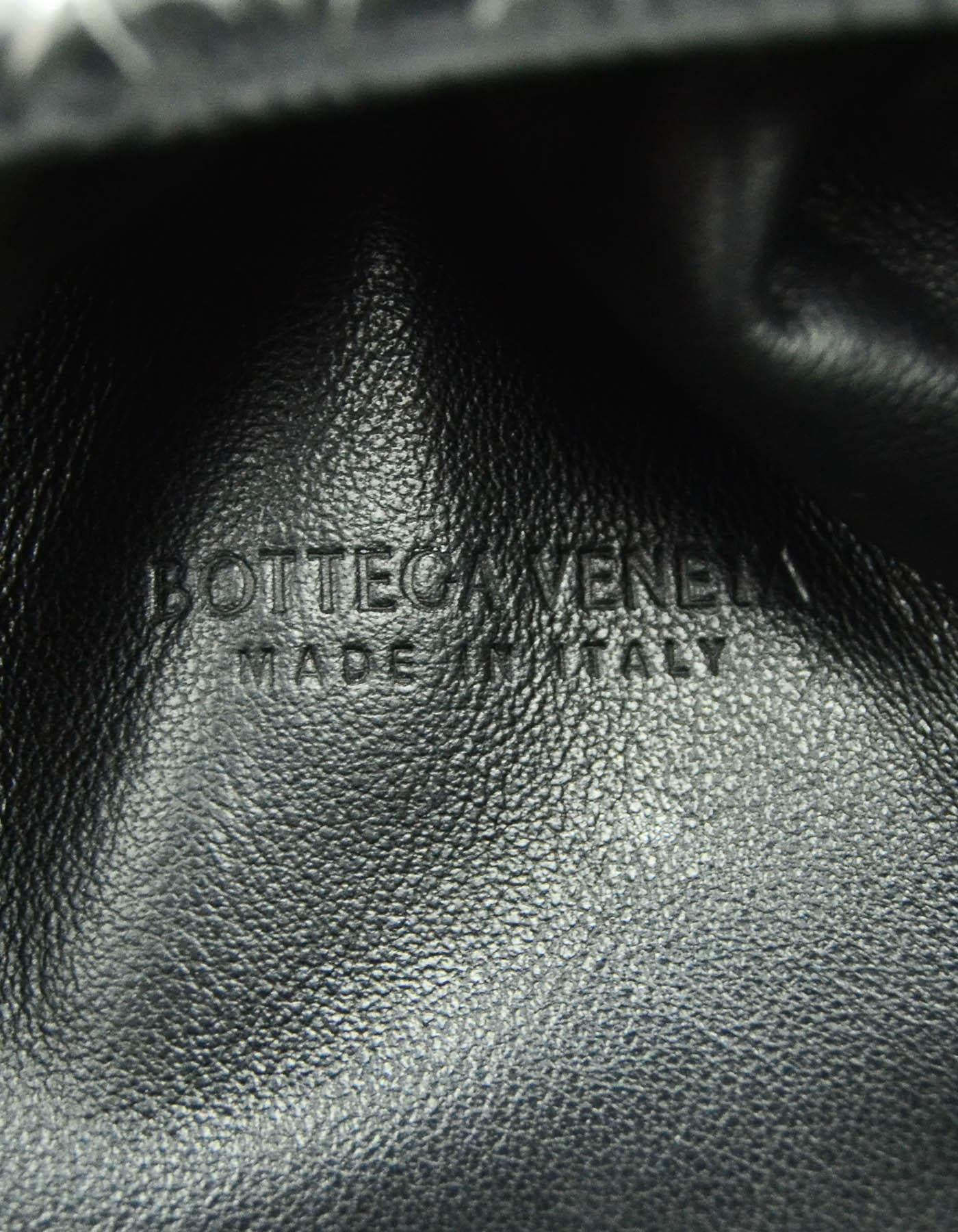 Bottega Veneta Silber Metallic Bark geprägte Leder Mini Pouch Crossbody Tasche Damen