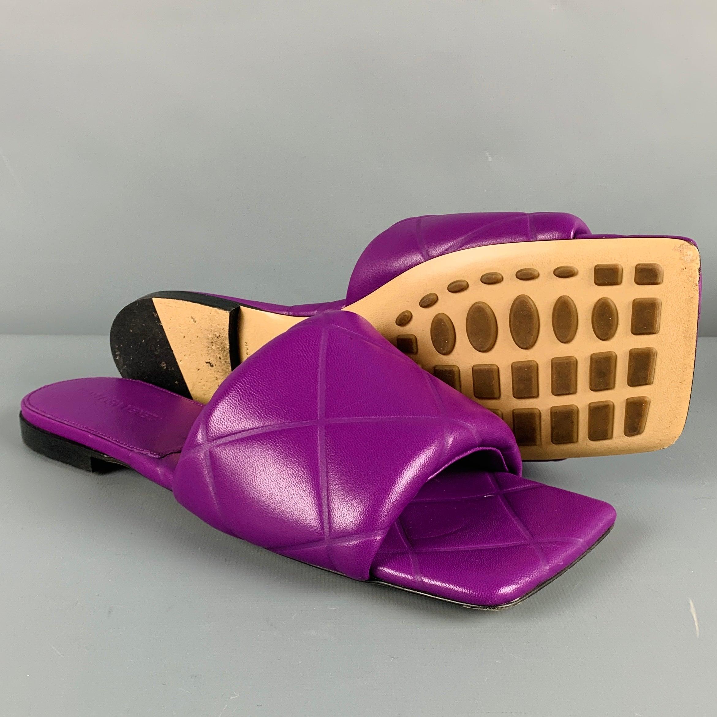 BOTTEGA VENETA Size 10 Purple Leather Quilted Square Toe Sandals For Sale 1