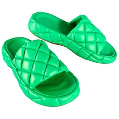 BOTTEGA VENETA Size 7 Green Quilted Padded Lambskin Leather Slide Sandals BOTTEGA VENETA Size 7 Green Quilted Padded Lambskin Leather Slide Sandals