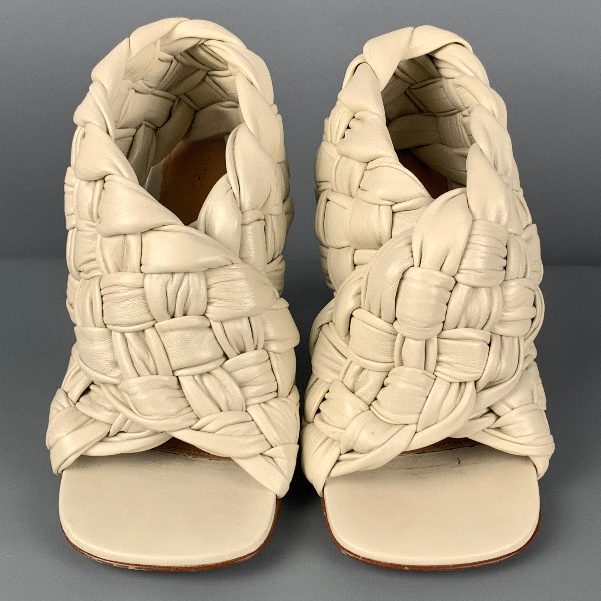 Women's BOTTEGA VENETA Size 7 Off White Intrecciato Woven Leather Heeled Sandals For Sale