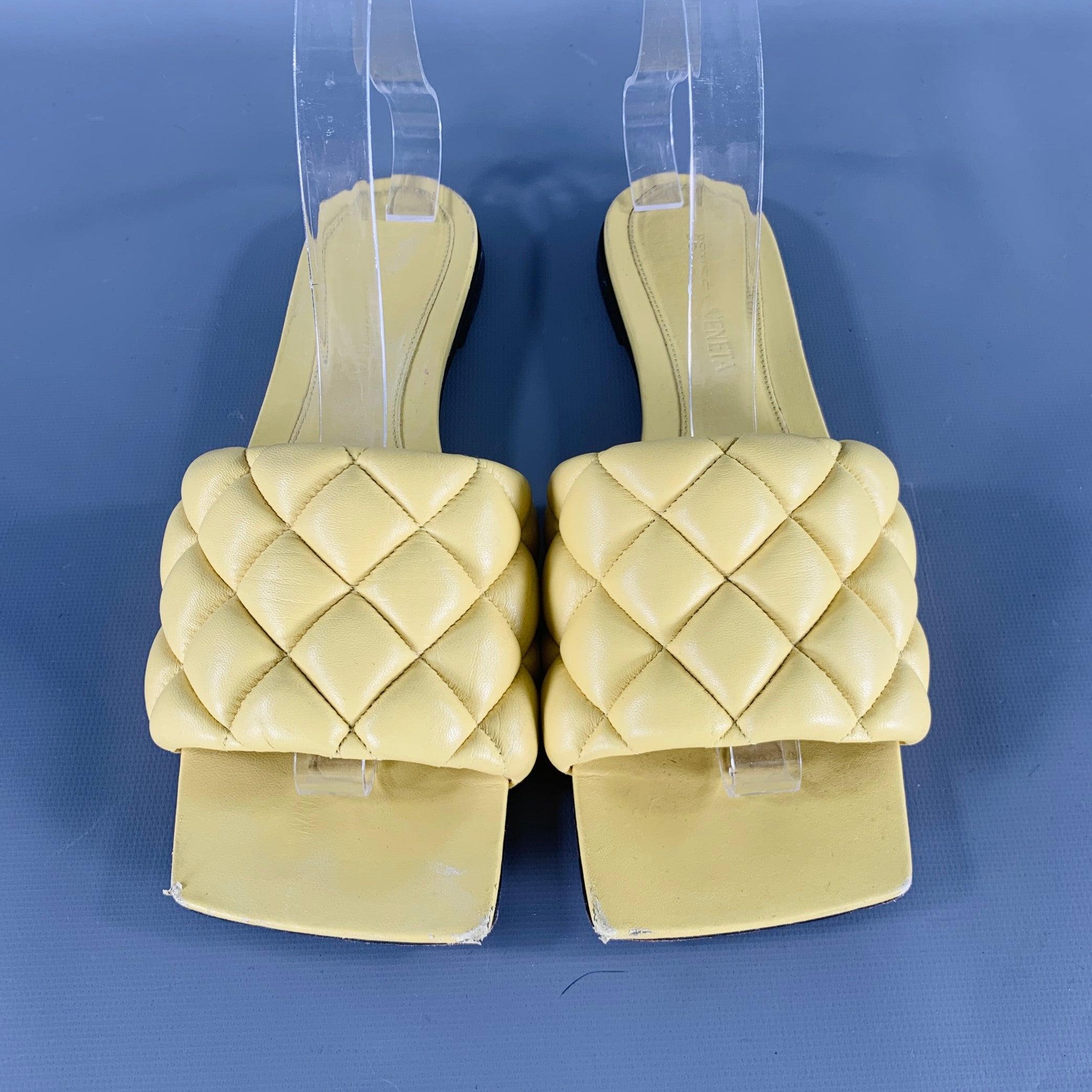 Women's BOTTEGA VENETA Size 7 Yellow Leather Quilted Slide Sandals For Sale