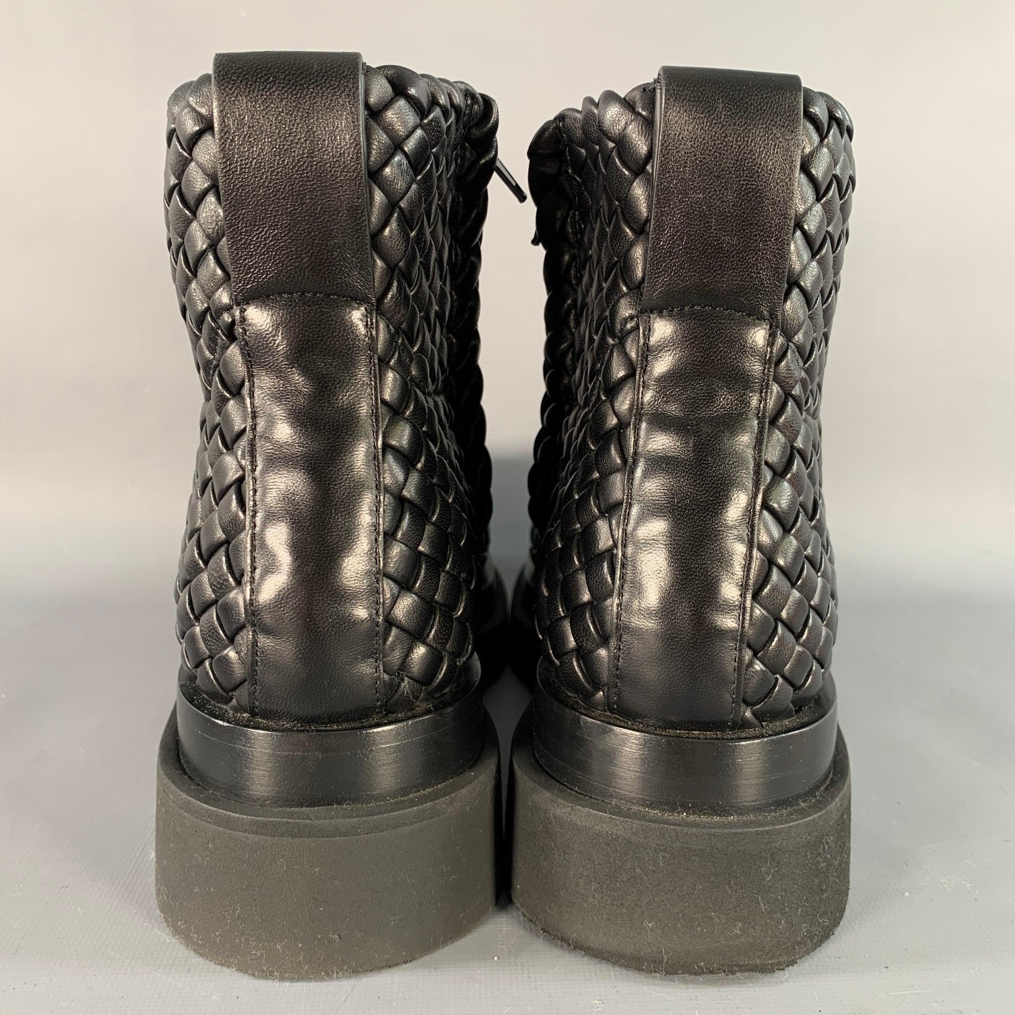 BOTTEGA VENETA Taille 8 Noir Mini Lido Weave Lug Bottes en cuir tressé à fermeture éclair latérale Bon état - En vente à San Francisco, CA