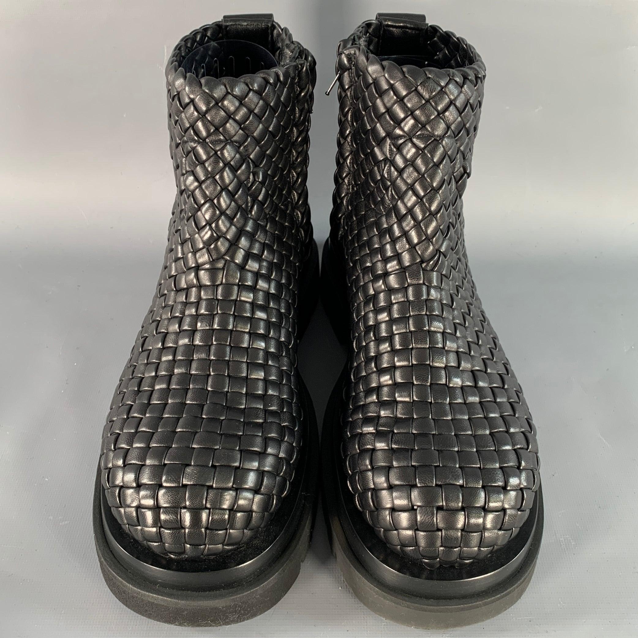 BOTTEGA VENETA Taille 8 Noir Mini Lido Weave Lug Bottes en cuir tressé à fermeture éclair latérale Pour hommes en vente