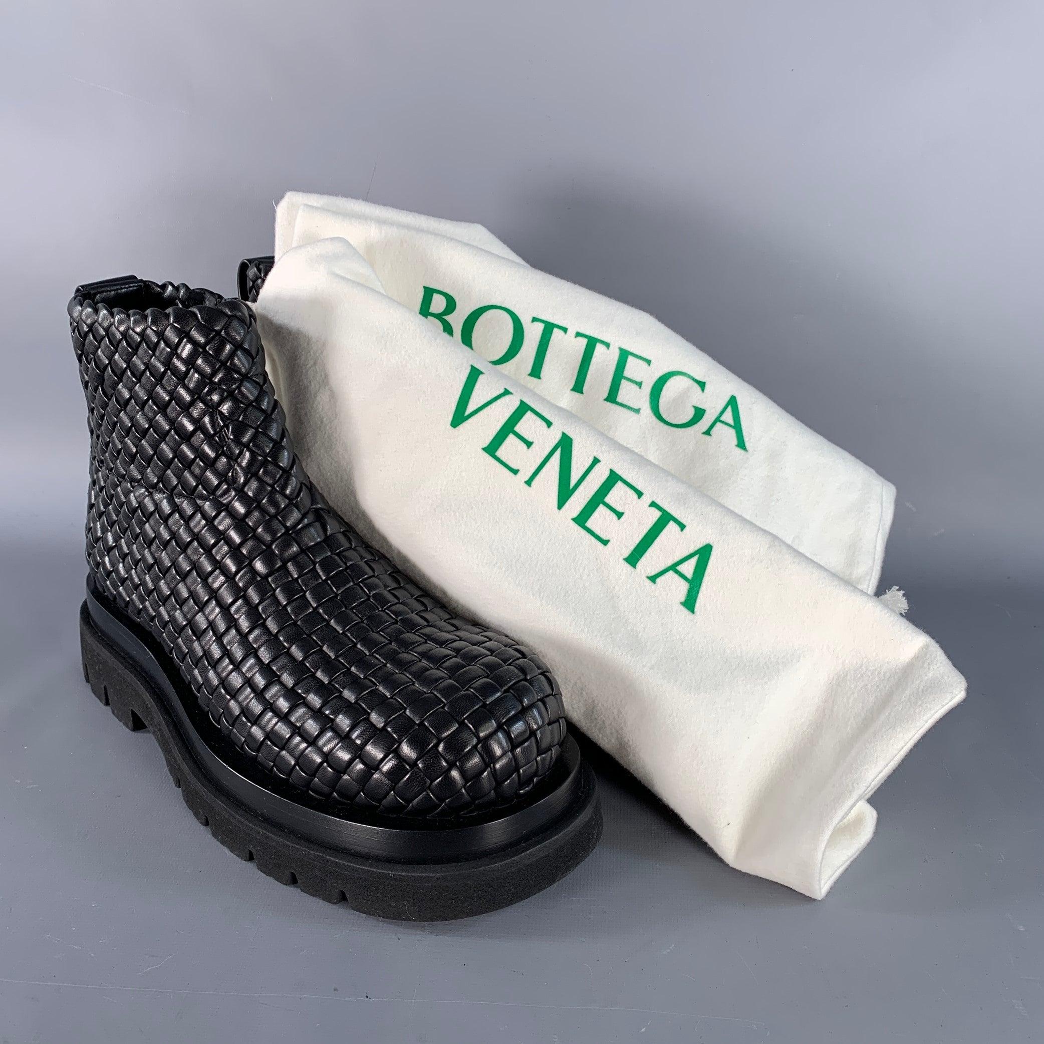 BOTTEGA VENETA Taille 8 Noir Mini Lido Weave Lug Bottes en cuir tressé à fermeture éclair latérale en vente 5