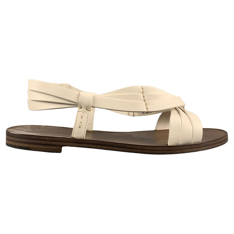 Bottega Veneta Size 8 White And Taupe Leather Sandals For Sale At 1stdibs Bottega Veneta Size 8 White And Taupe Leather Sandals For Sale At 1stdibs