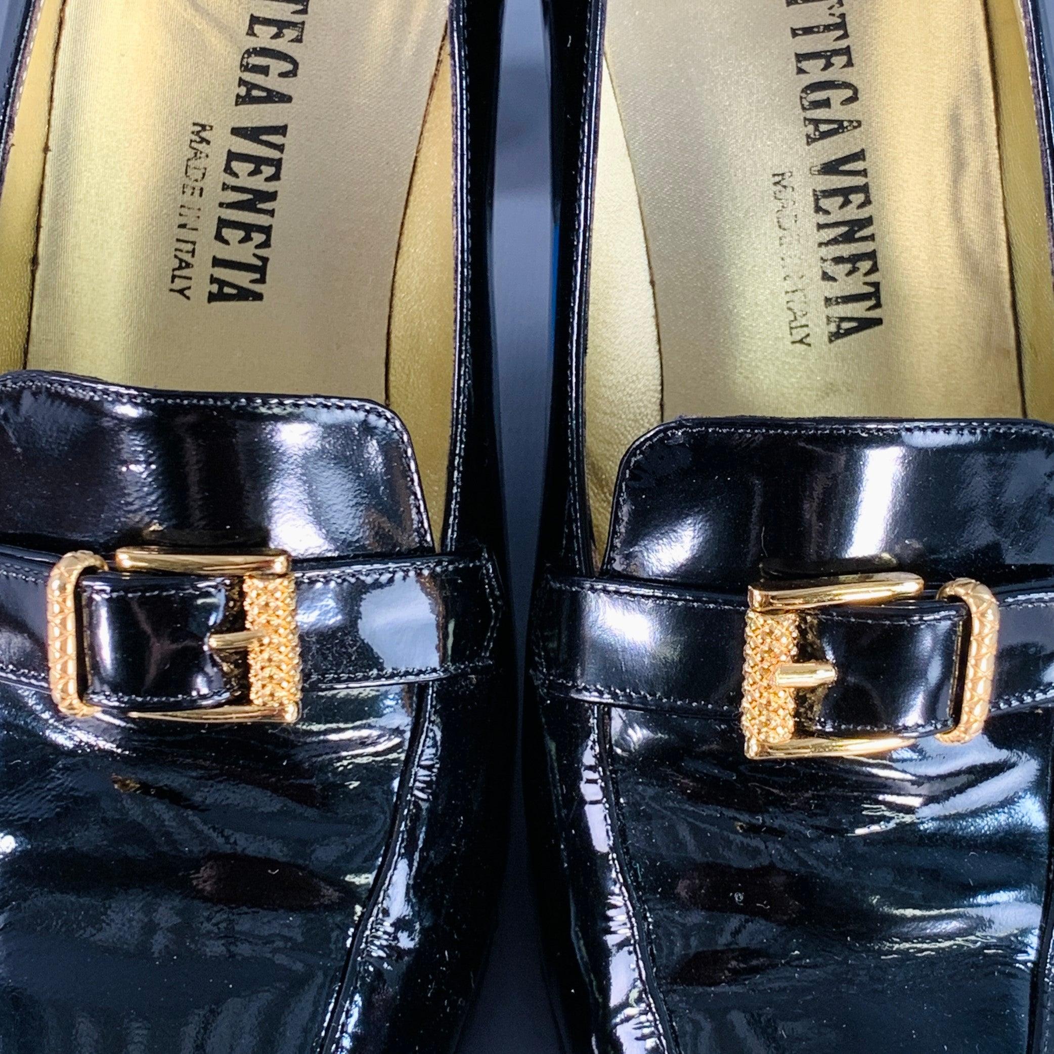 BOTTEGA VENETA Size 9 Black Gold Patent Leather Buckle Pumps For Sale 1