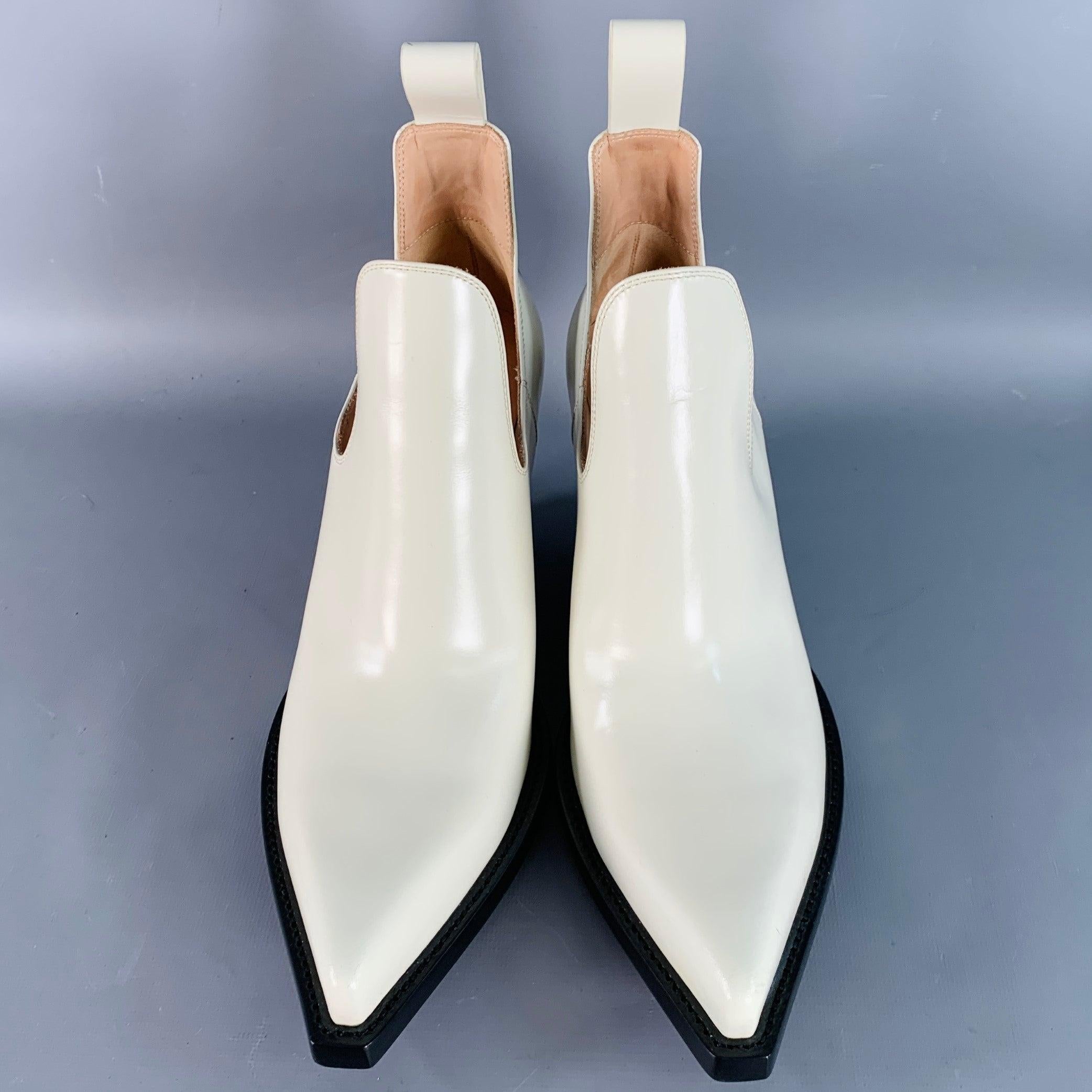 BOTTEGA VENETA Taille 9 Ivoire Noir Cuir Slip On Stacked Heel Western Ankle Boots Bon état - En vente à San Francisco, CA