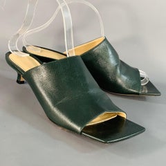 BOTTEGA VENETA Größe 9.5 Grünes Leder Quadratischer Zeh Kitten Heel Mules Sandalen