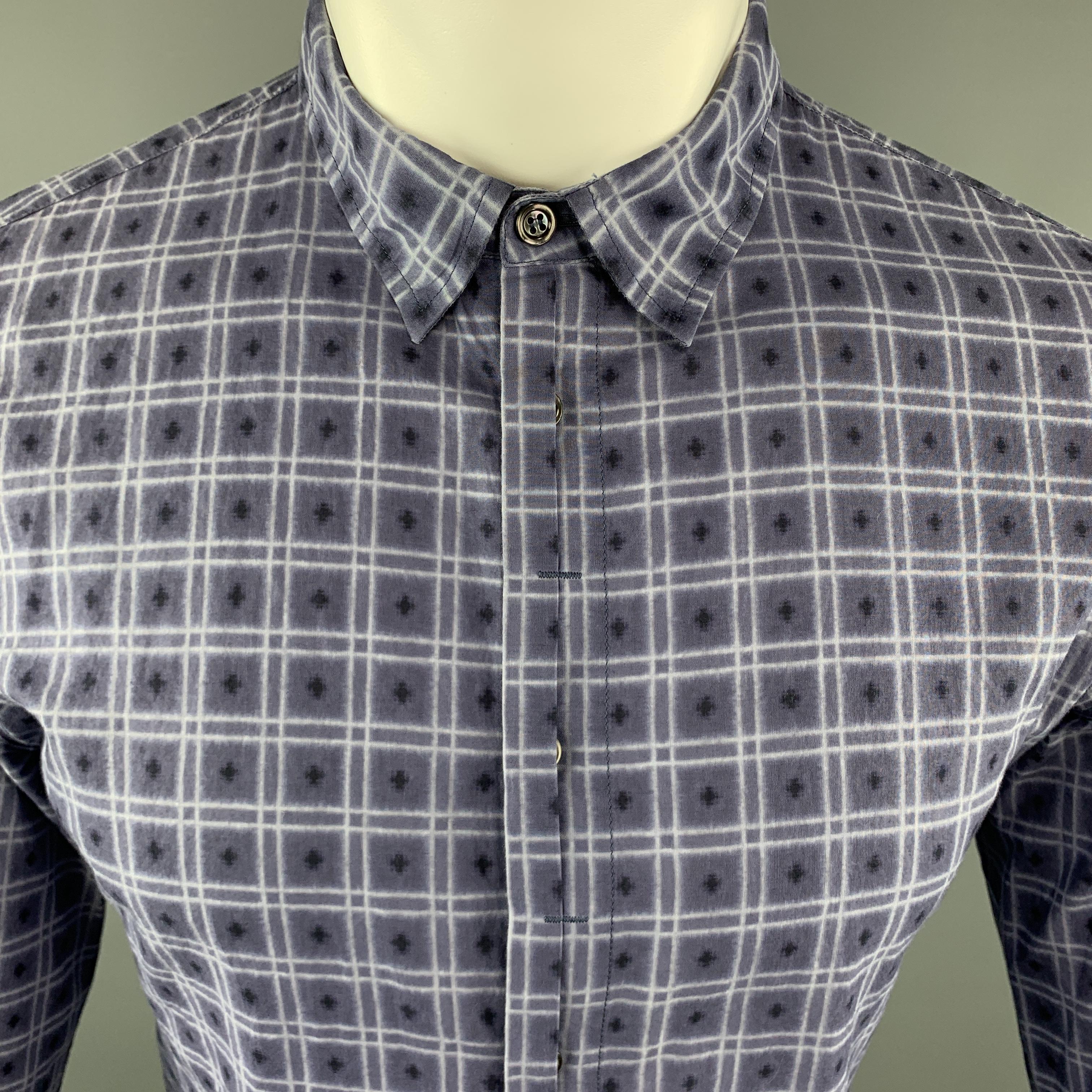 BOTTEGA VENETA Long Sleeve Shirt comes in navy tones in a square printed cotton material, with a pointed collar, hidden buttons at closure, buttoned cuffs, button up. Made in Italy.
 
Excellent Pre-Owned Condition.
Marked: IT 50
 
Measurements:
