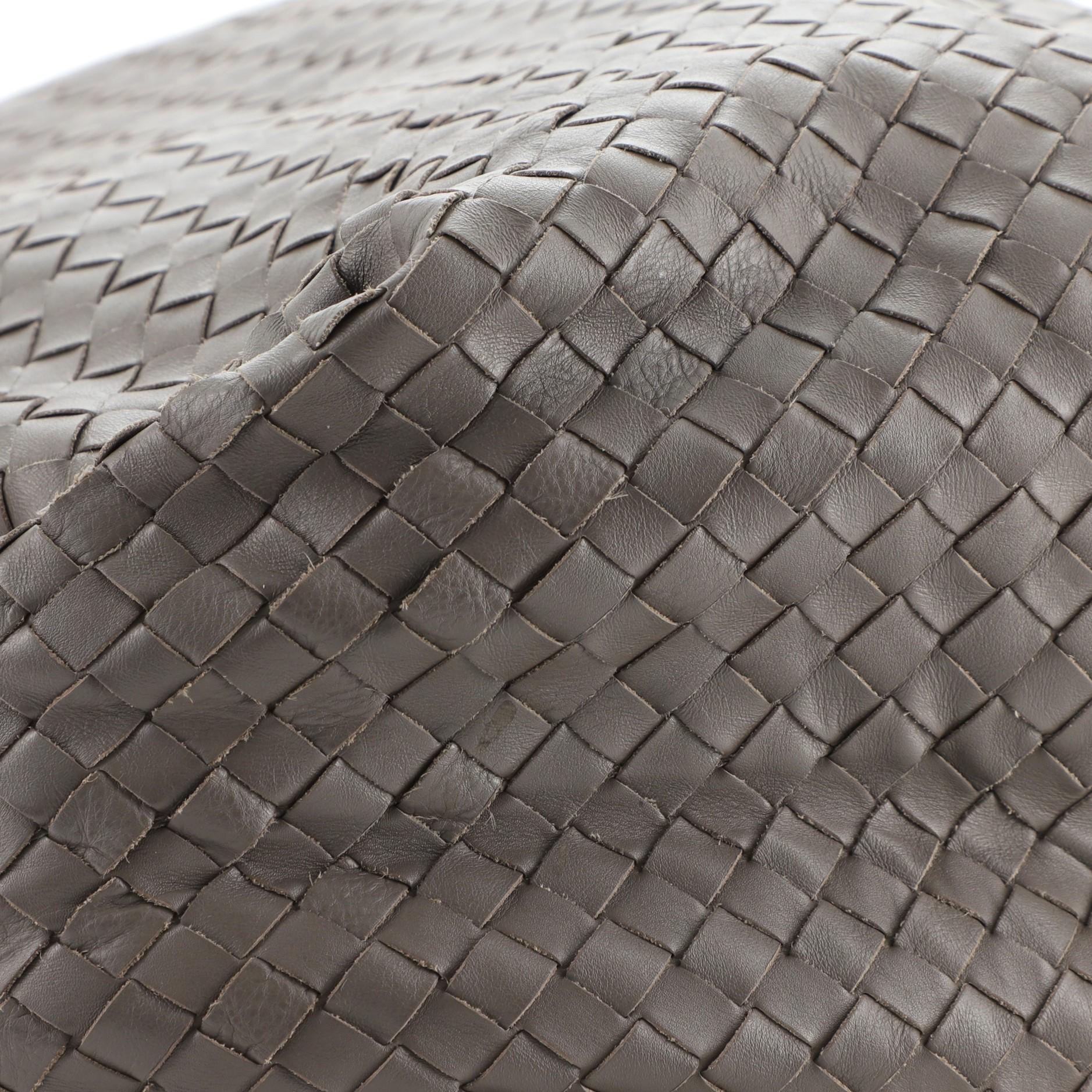 Bottega Veneta Sloane Hobo Intrecciato Nappa Medium In Good Condition In NY, NY