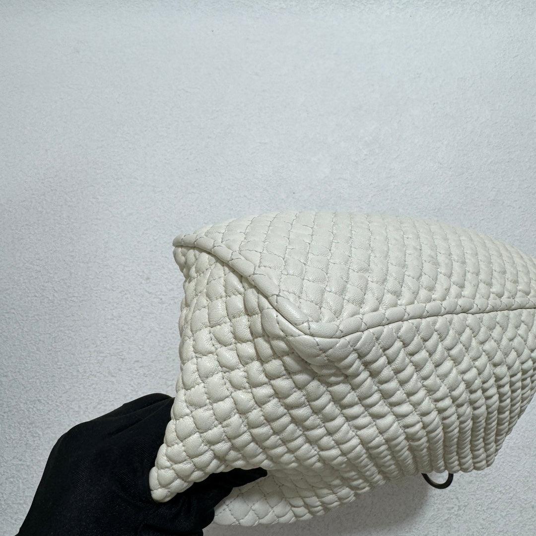 Bottega Veneta Sloane sac porté épaule blanc 25 cm en vente 6