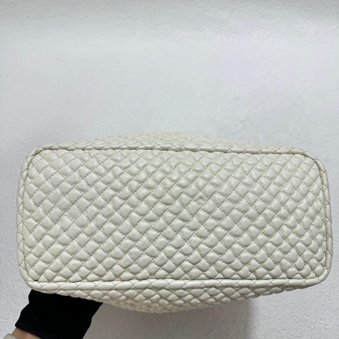 Bottega Veneta Sloane sac porté épaule blanc 25 cm en vente 4