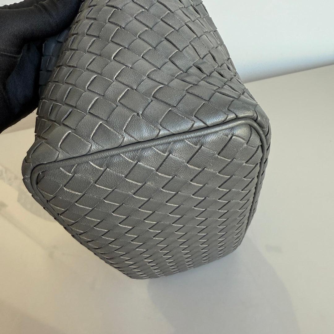 Bottega Veneta Sloane Shoulder Bag Grey Small 25cm 8