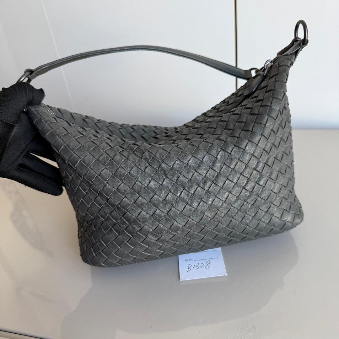 Bottega Veneta Sloane Shoulder Bag Grey Small 25cm
 These are professional photos of the actual bag.
 This Bottega Veneta Convertible Tote Bag is an exceptional piece of luxury, crafted from iconic lambskin leather with the instantly recognizable