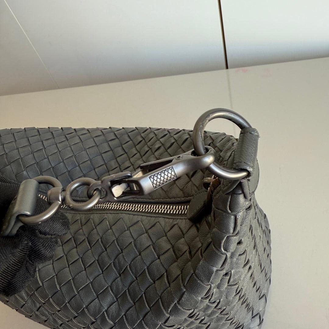 Bottega Veneta Sloane Shoulder Bag Grey Small 25cm 2