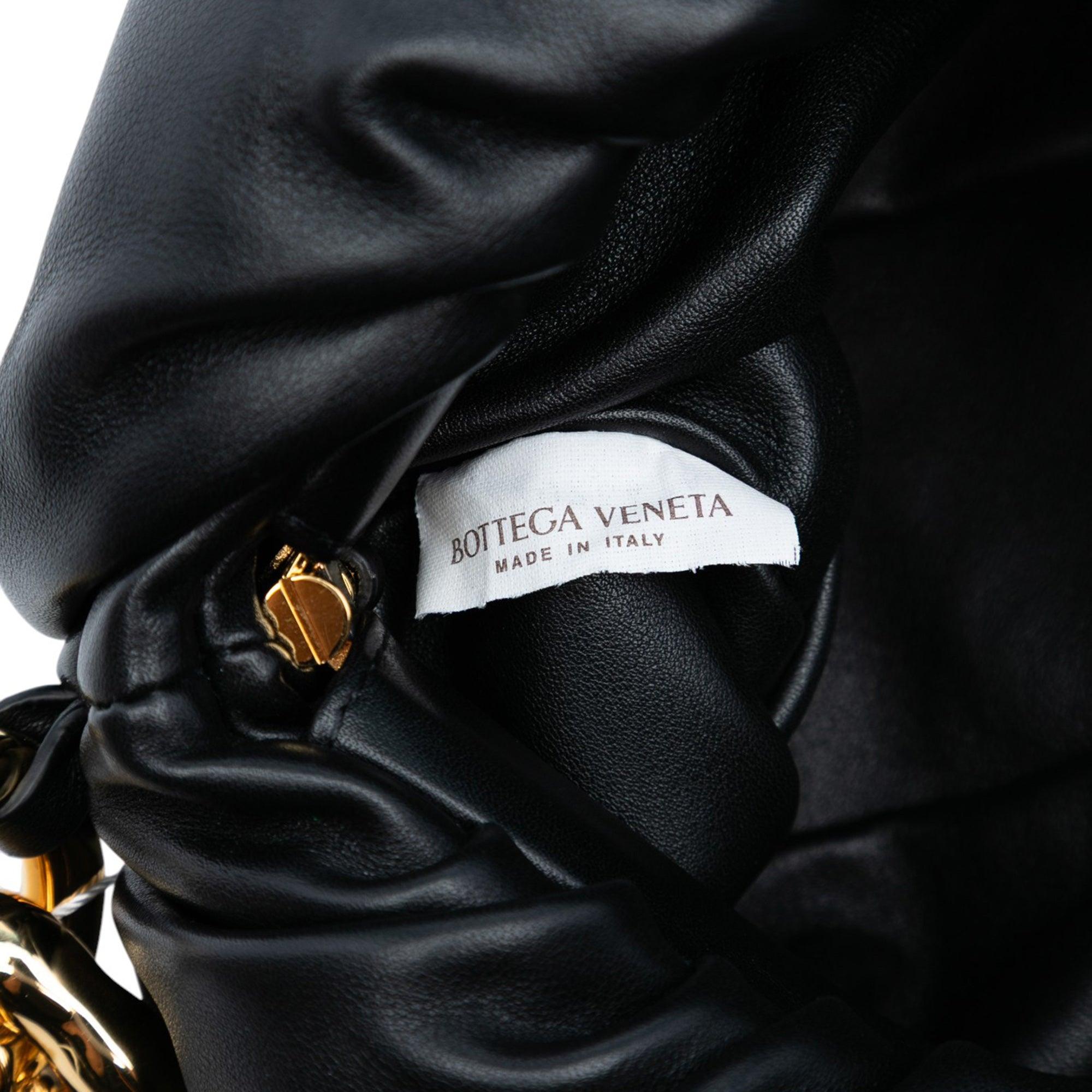 Bottega Veneta Small Lambskin Chain Pouch en venta 1